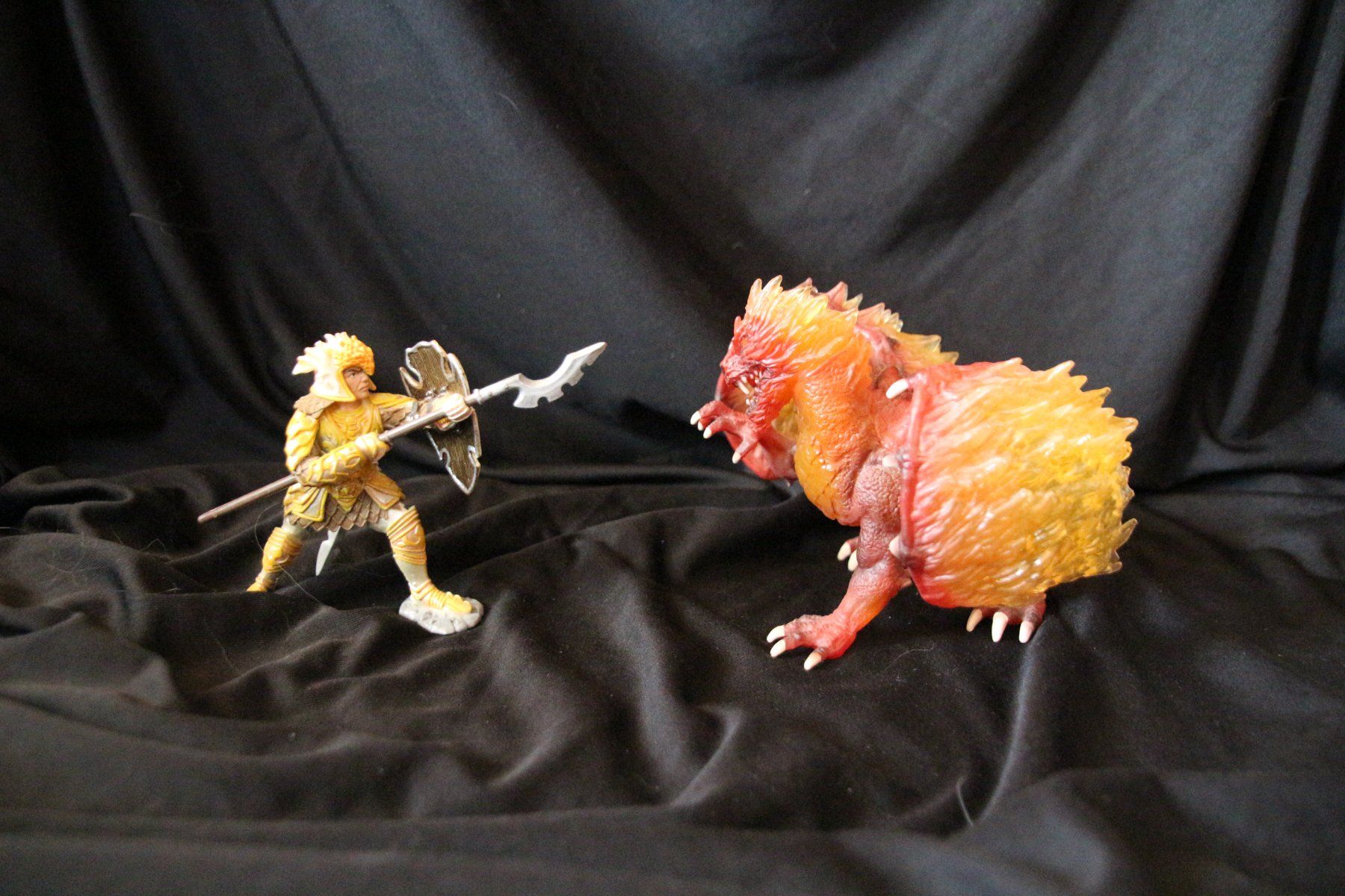 Schleich Statuette: Schleich Drachenkämpfer und Feuerdrache – Nuovo (secondo la descrizione) da Eschlikon TG venduto da Spitzmuus