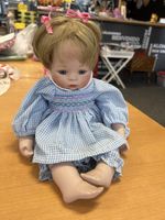 "Hannah Needs a Hug" Porzellanpuppe von 1992 mit Zertifikat!