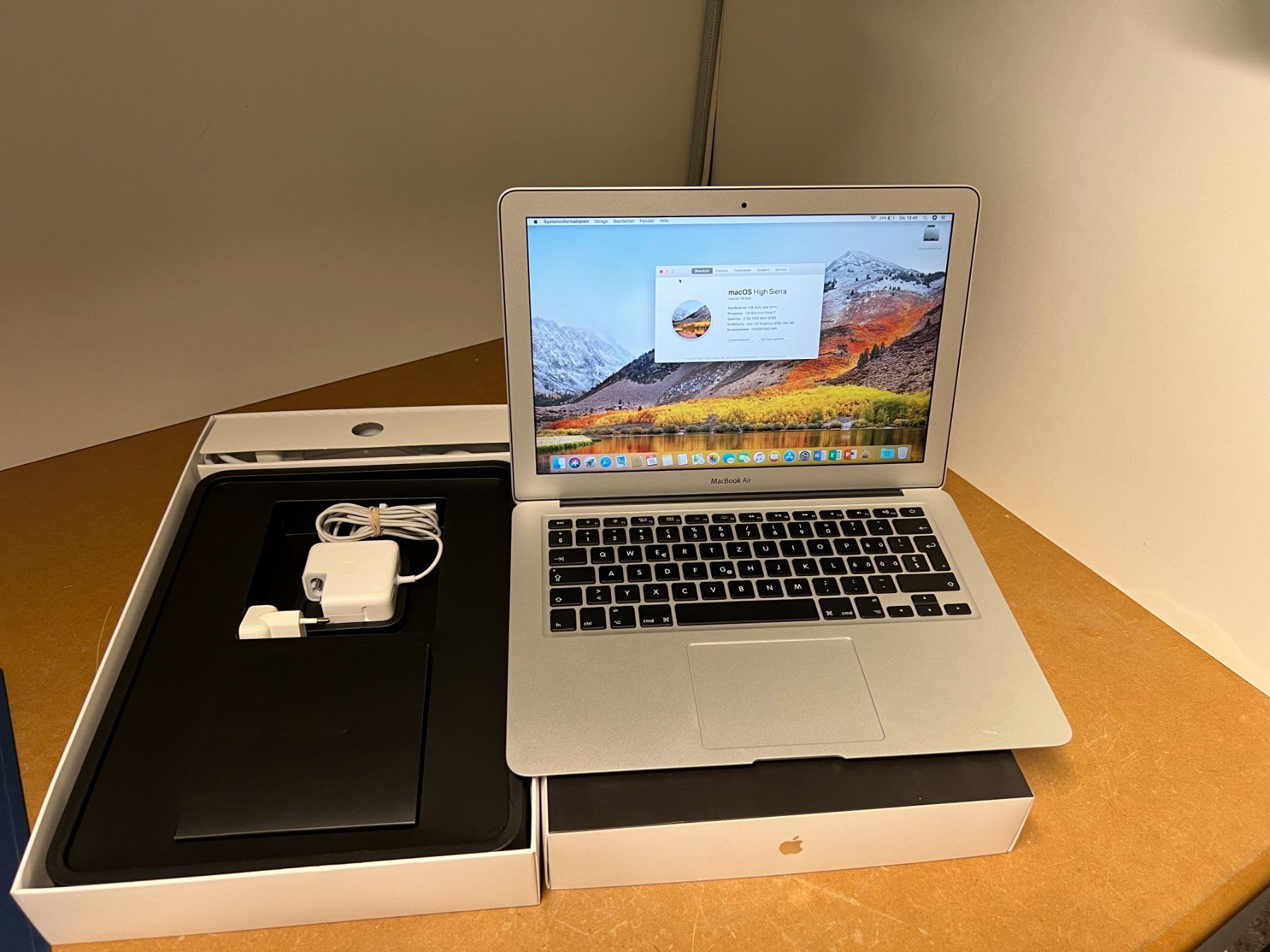 Apple Notebooks: Apple MacBook Air 13" Mitte 2011 – Gebraucht aus Zürich von muha