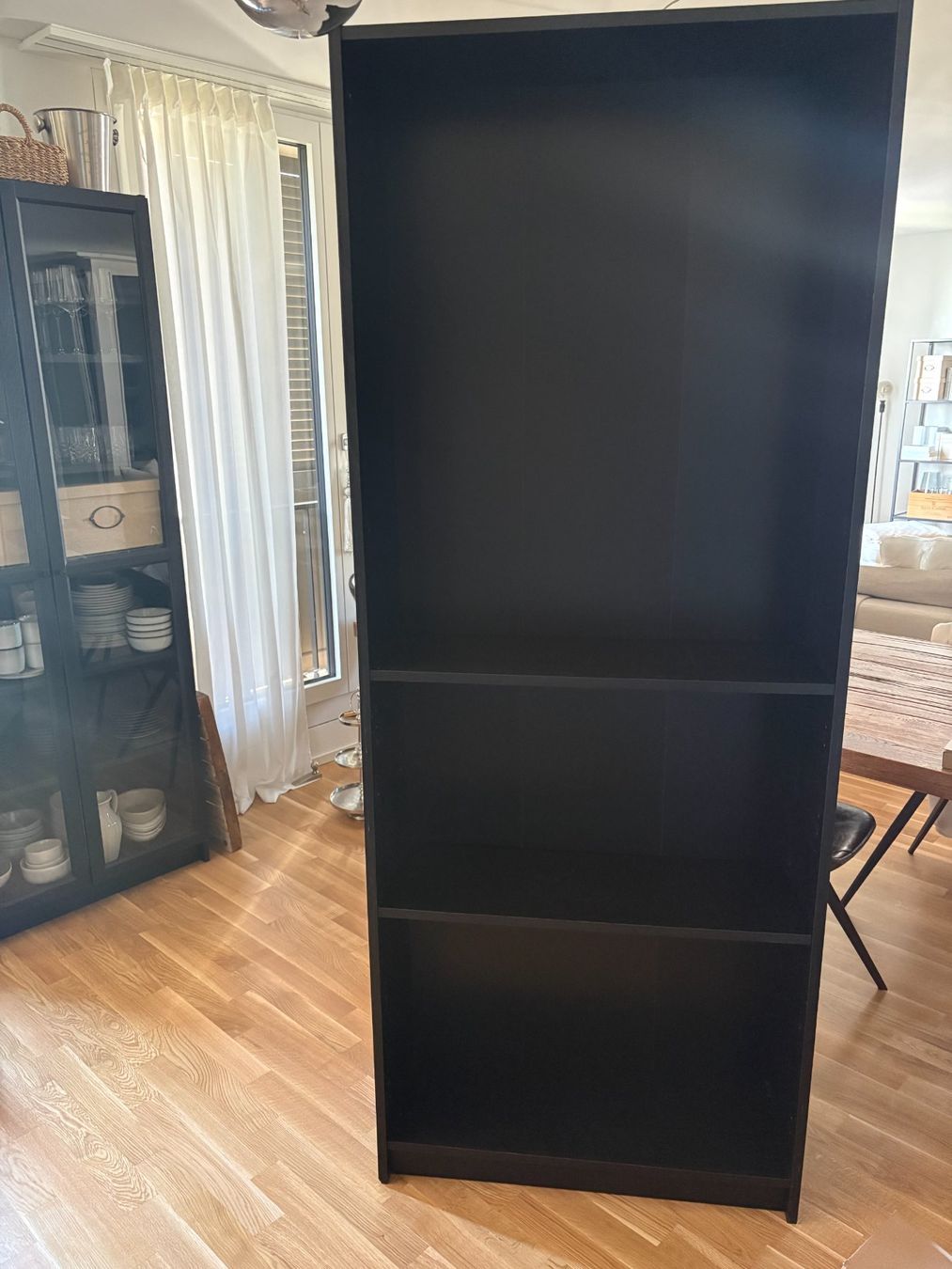Ikea Étagères: IKEA BILLY Regal, schwarz Eichenachbildung, inkl. 6 Tablare – D'occasion à Arnegg par EllineFleur
