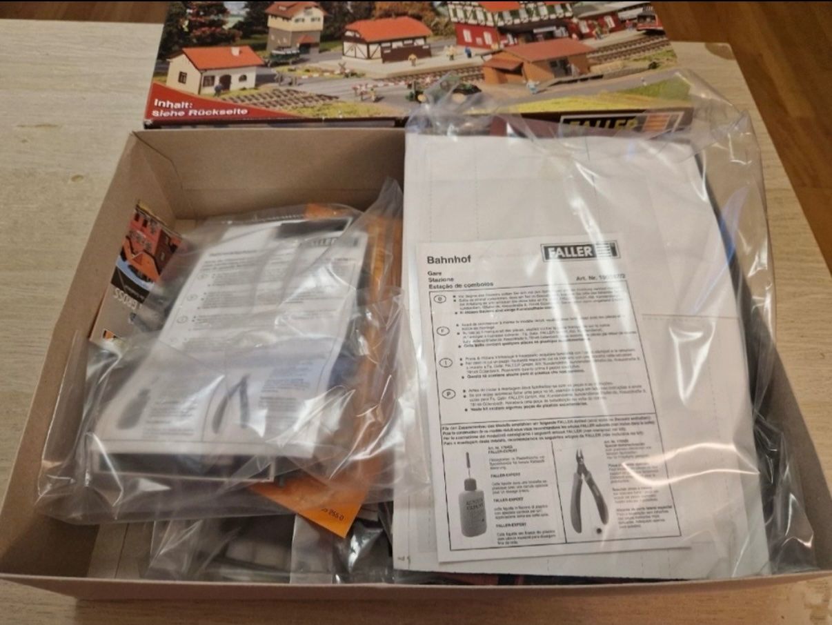 Faller Modellini di ferrovie: Faller Set Schonfeld H0 OVP NEU – Nuovo e nell'imballaggio originale da St-Aubin-Sauges venduto da tantome 1