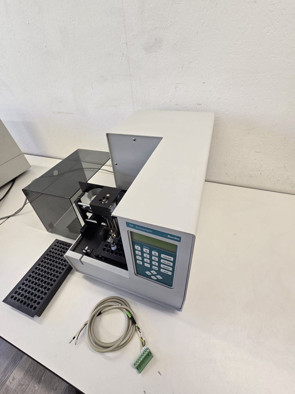 Metrohm Tutte le macchine: Metrohm 750 autosampler – Usato da Niederdorf venduto da LeptonAG_Labor 2