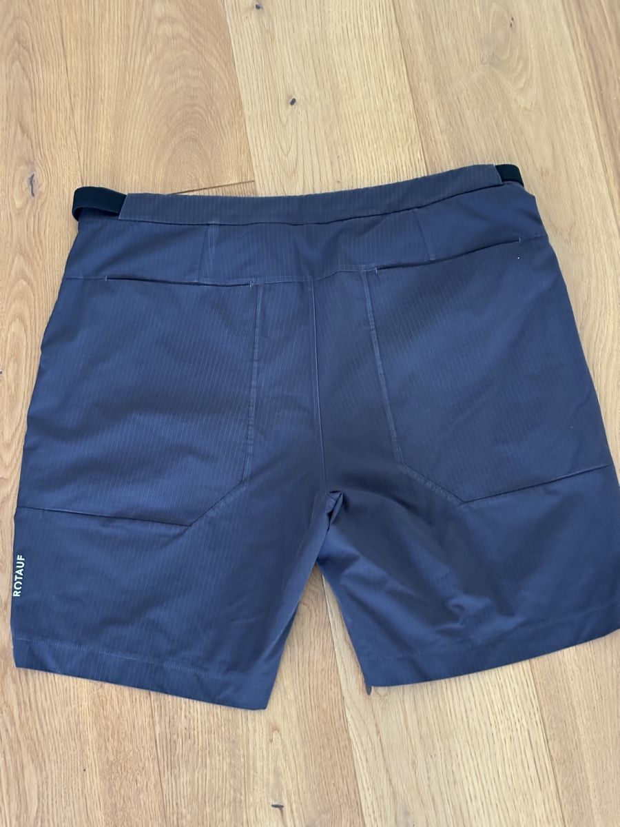 Hosen: Rotauf Shorts Men Grösse L – Gebraucht aus Hildisrieden von chr_nj2h 1