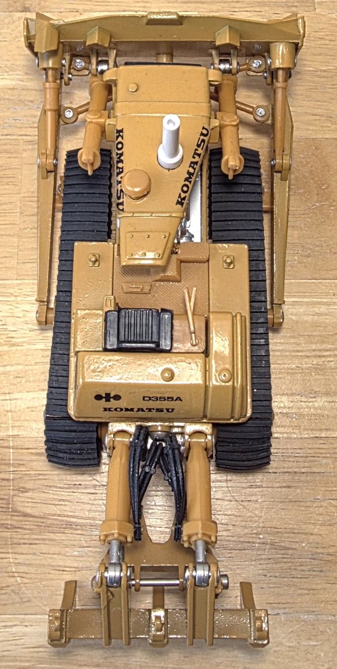 Komatsu Modellbausätze & Standmodelle: Komatsu D355A Bulldozer – Gebraucht aus Männedorf von Modellbau-wyss 3