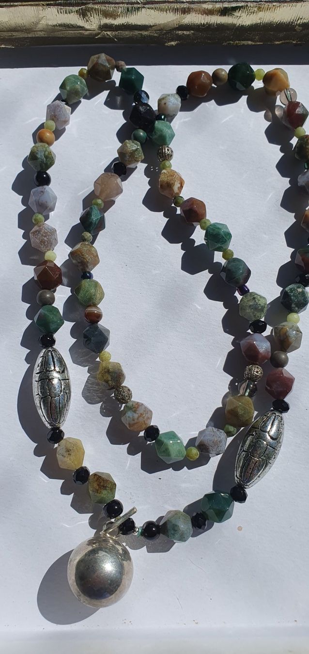 Catenine: Lang Kette aus Agate mit Silbern Kugel – Nuovo (secondo la descrizione) da Benglen venduto da Meercat3 1
