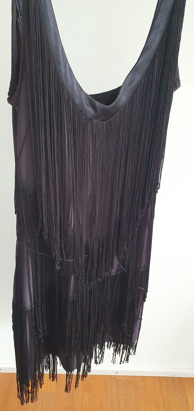 Vero Moda Robes: Fransenkleid Vero Moda Grösse 34 schwarz – D'occasion à Stansstad par InStyle8 2
