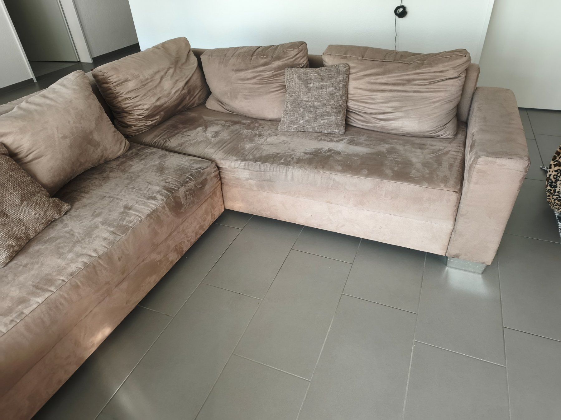 Divani: Wohnlandschaft Sofa mit Ottomane, top Zustand, CHF 300 – Usato da Pfungen venduto da rap_cy29 2