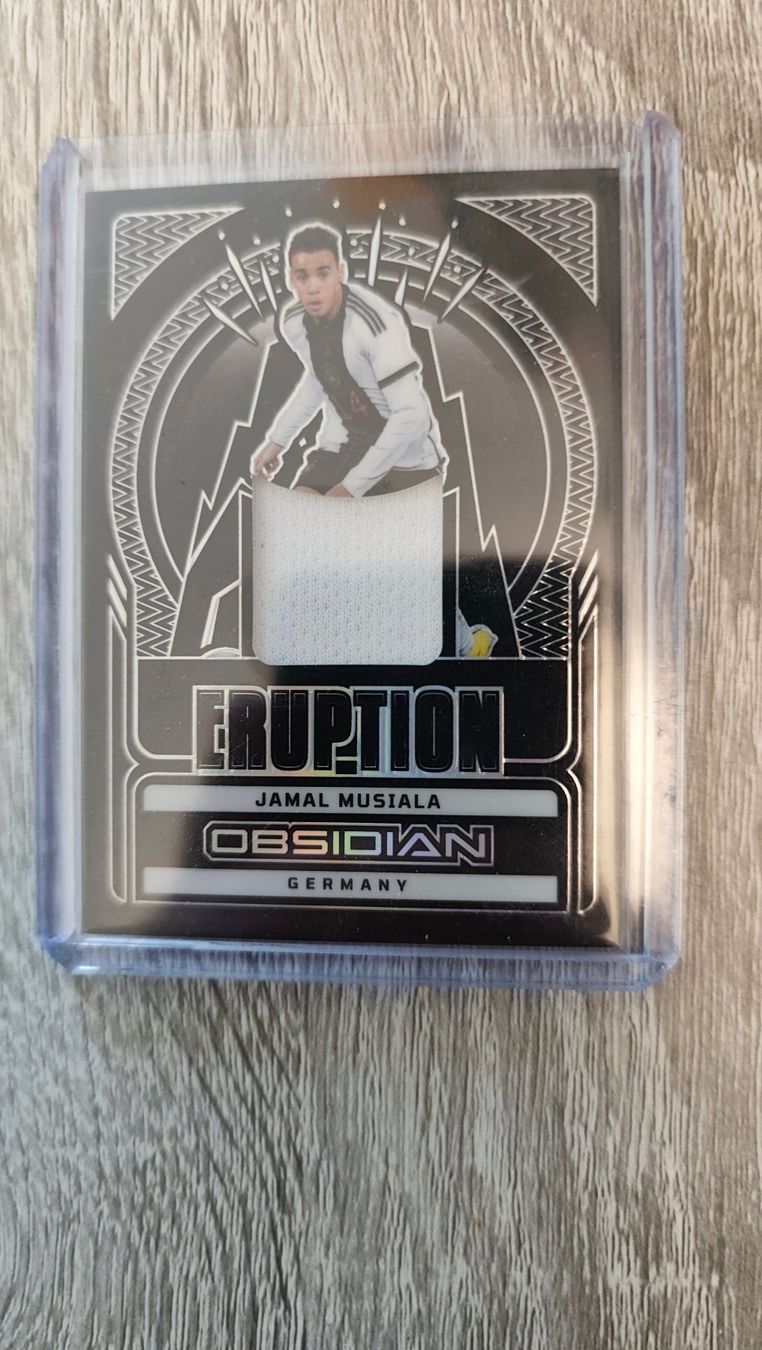 Panini Sammelbilder & Trading cards: Panini Obsidian 22/23 Jamal Musiala /199 mit Patch Eruption – Gebraucht aus St. Gallen von RudyundFloydCards