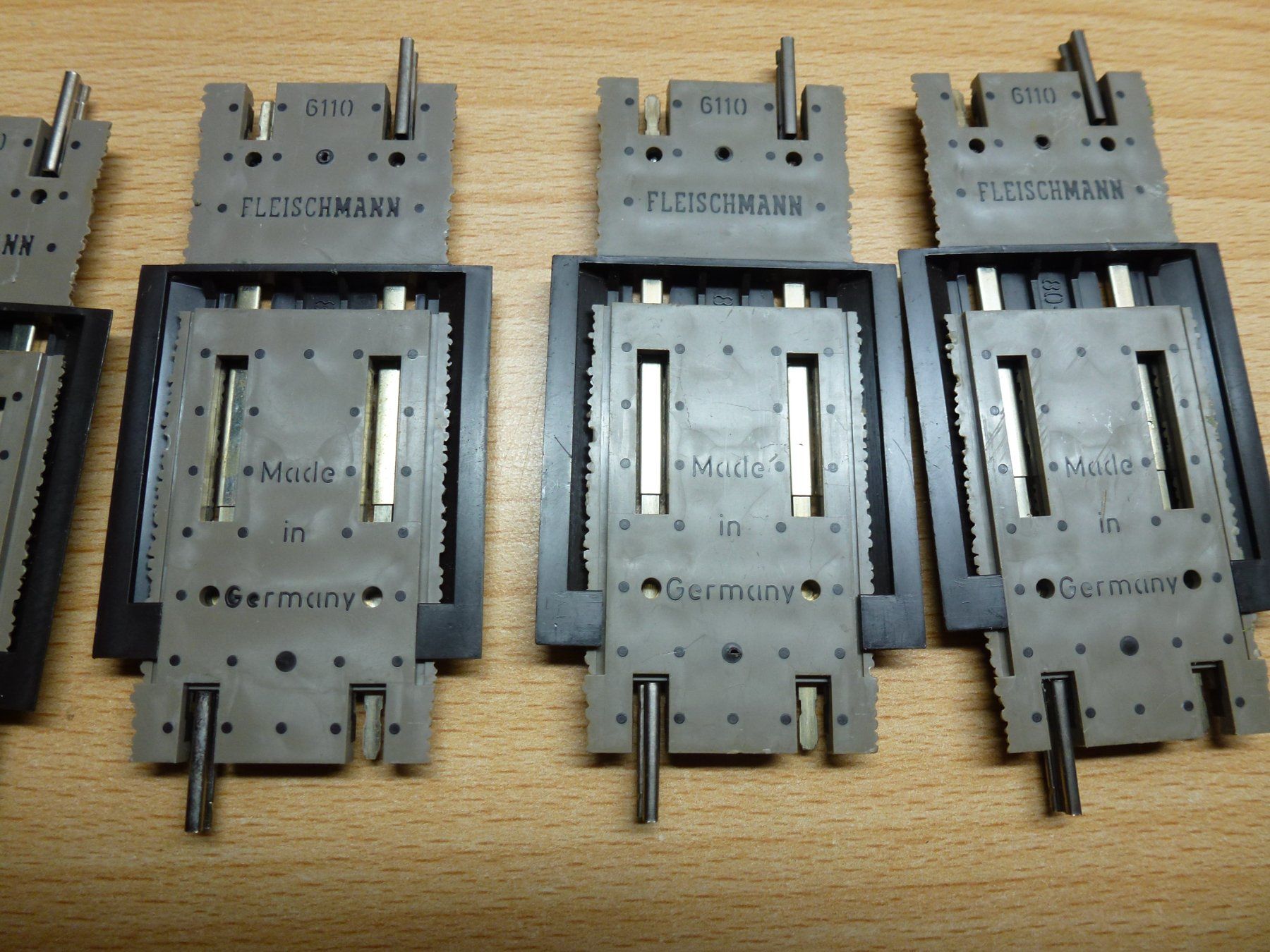 Fleischmann Modellini di ferrovie: Fleischmann H0 Profigleis 6x6110 – Usato da Hombrechtikon venduto da Se9 8