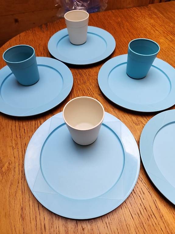 Tupperware Contenitori & Simili: Tupperware Picknick Set 5x Teller 6x Becher 5xBesteck. – Usato da Gstaad venduto da Meiel2020 4