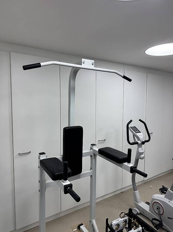 Hometrainer: Klimmzugstation – Usato da Pratval venduto da Aperture11