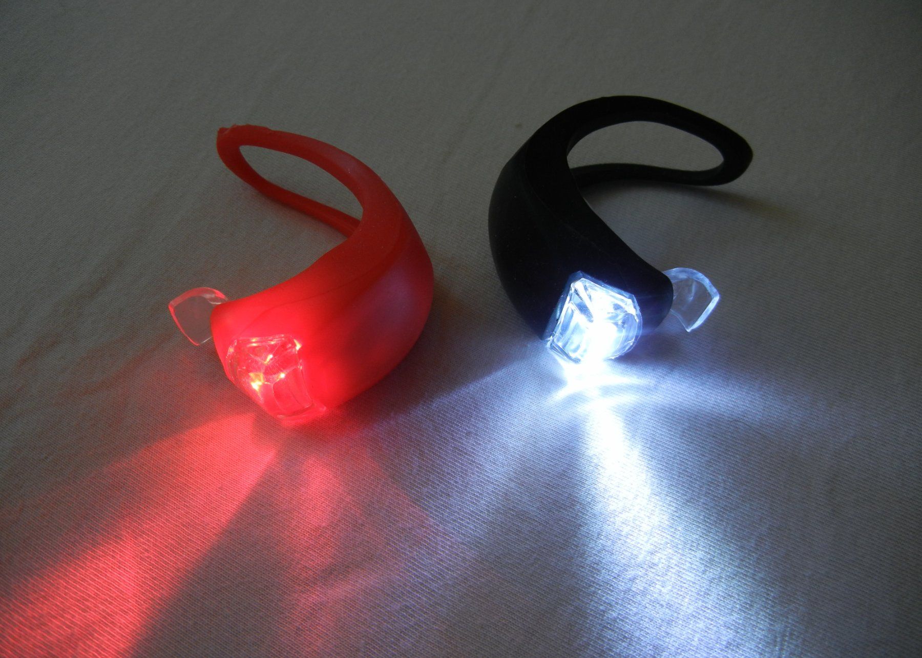 Pezzi di ricambio: VELO Front + Hinten mit 3 Stufen LICHTER/BLINKLICHTER – Nuovo (secondo la descrizione) da Bern venduto da Mekongbeach 3