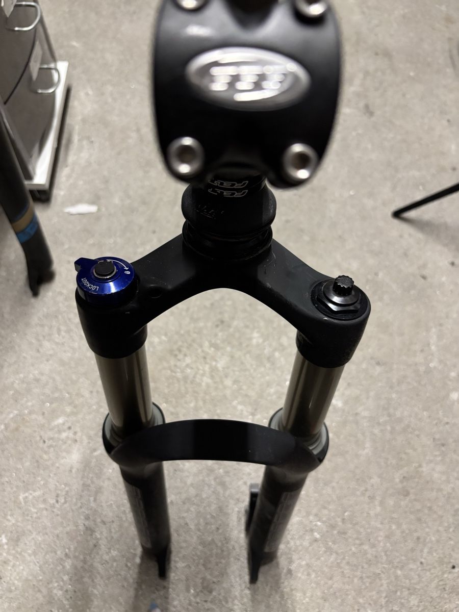 Rockshox Ersatzteile: Federgabel 26 zoll – Gebraucht aus Trübbach von U81 3