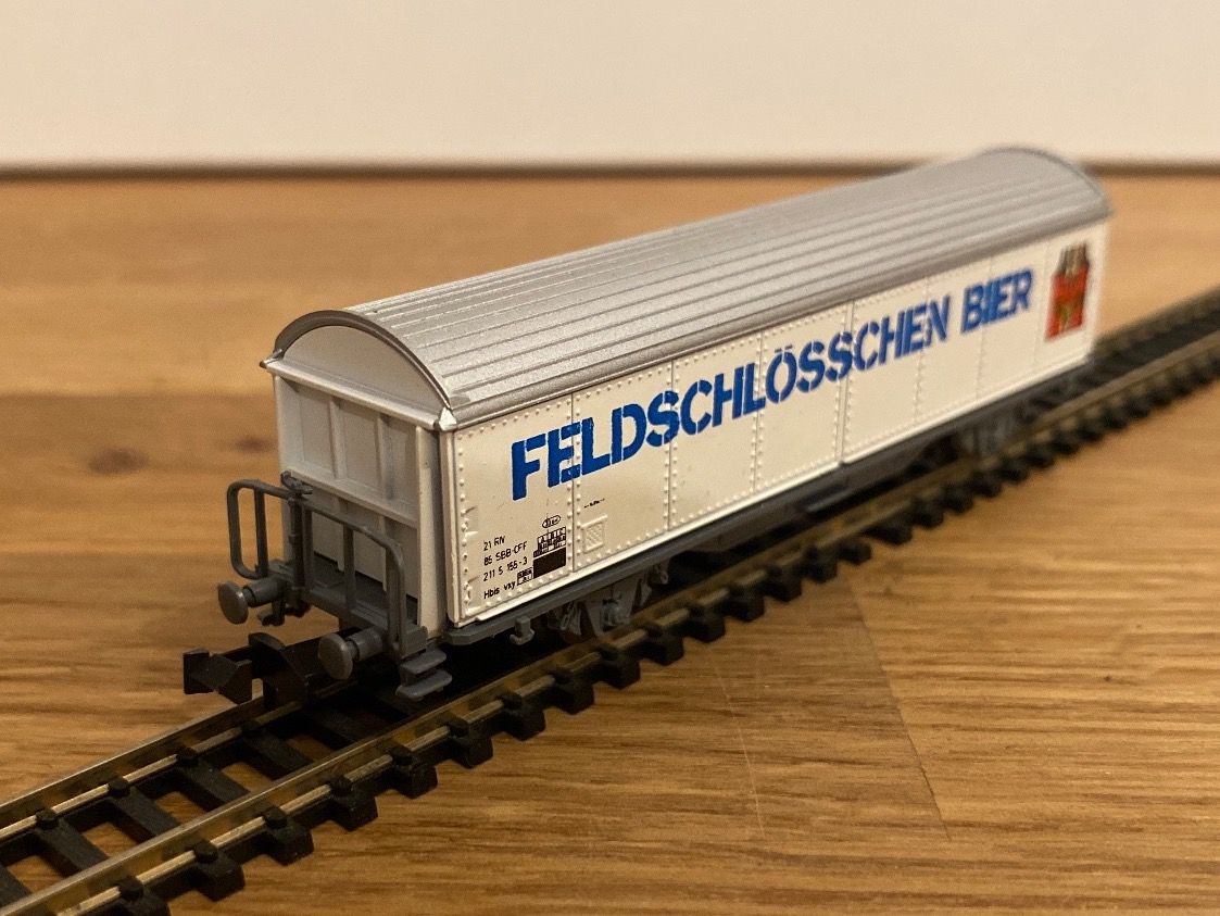 Roco Modellini di ferrovie: Roco SBB Güterwagen "Feldschlösschen Bier“ – Nuovo (secondo la descrizione) da Schlierbach venduto da Look8 2