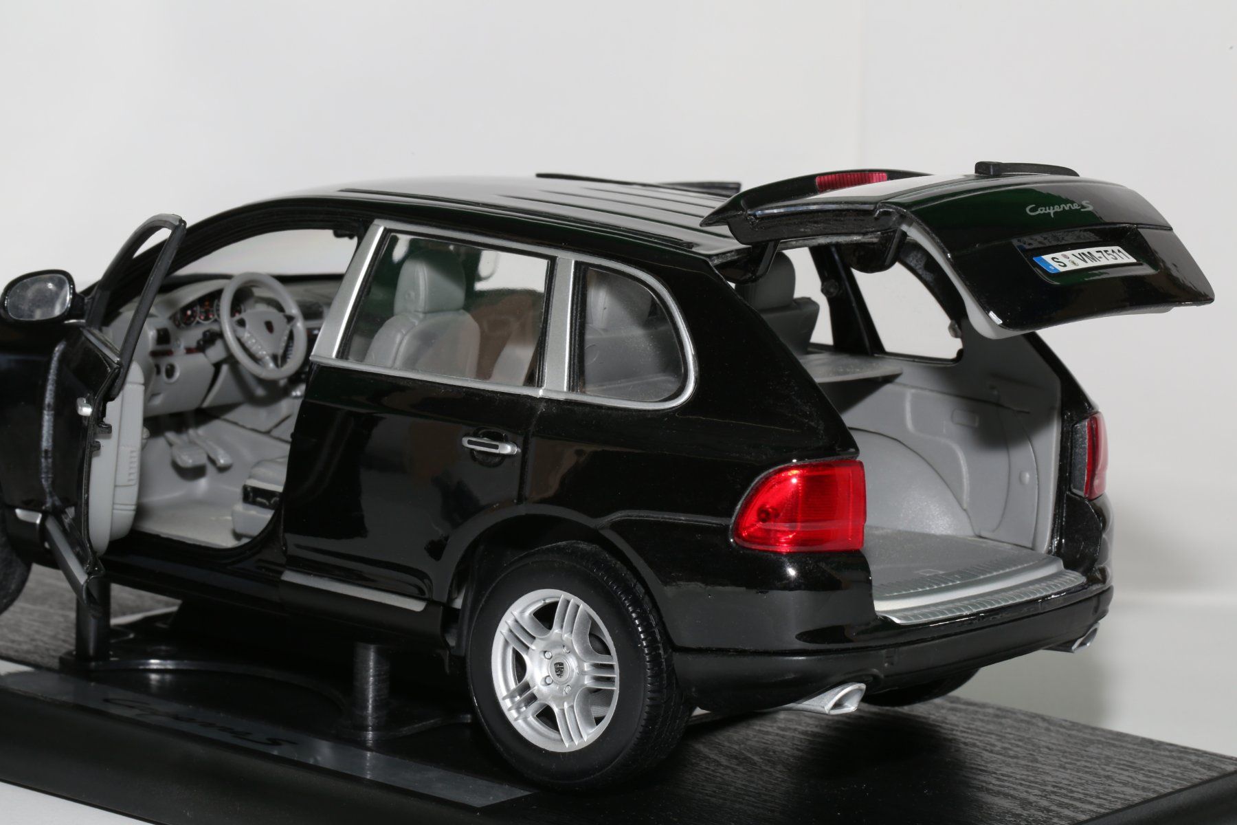 Porsche Modellini d'auto: Porsche Cayenne S Modellauto 1:18 – Nuovo (secondo la descrizione) da Widnau venduto da deltafighter2 6