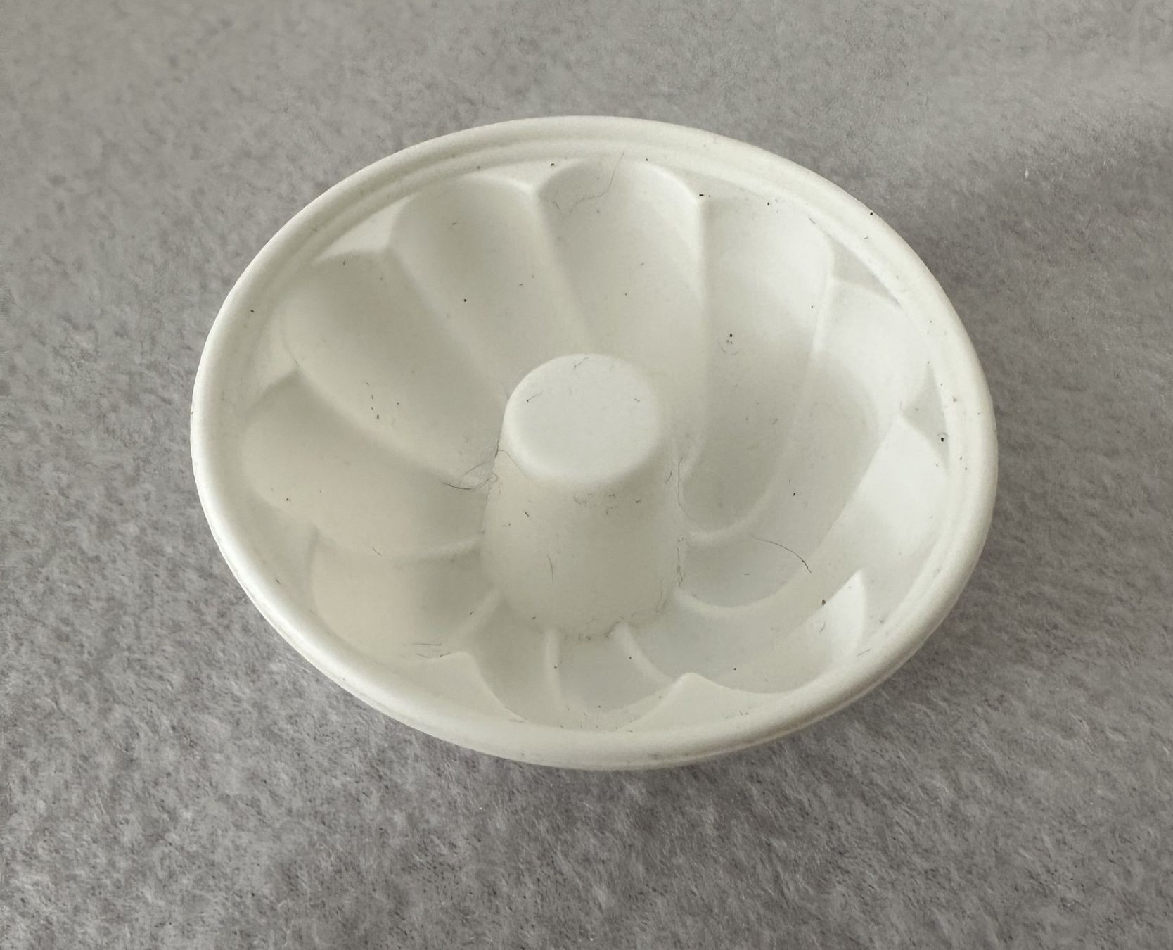 Teglie da forno: 12 Mini Dessertformen, Puddingformen, 12 Stk. Weiss Silikon – Nuovo (secondo la descrizione) da Auw venduto da beretta1966 4