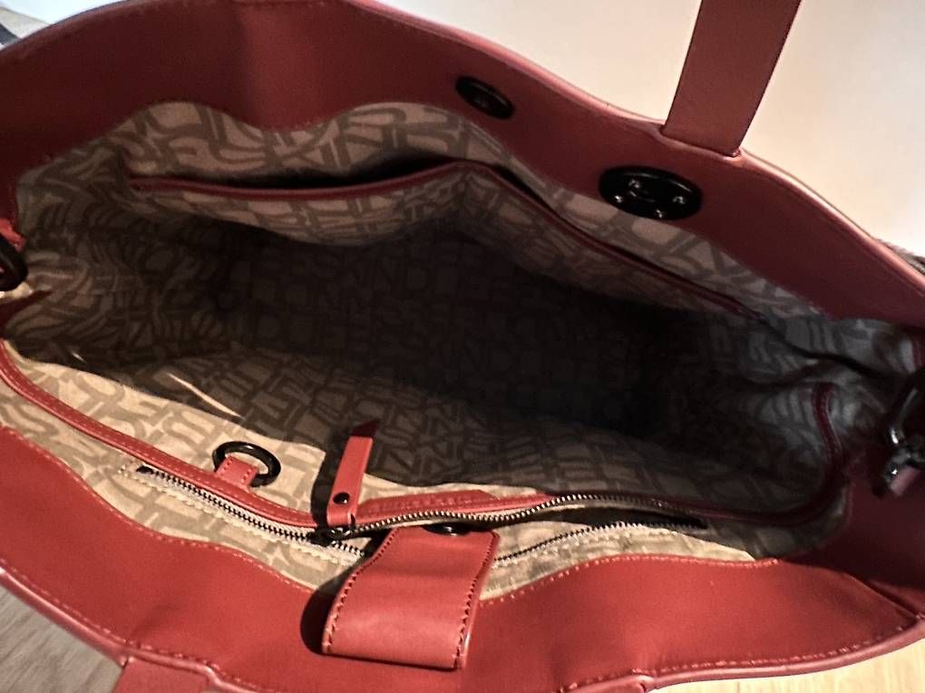 Borse da donna: Wunderschöne Liebeskind Berlin Ledertasche Bordeaux – Usato da Dübendorf venduto da Carry16 2