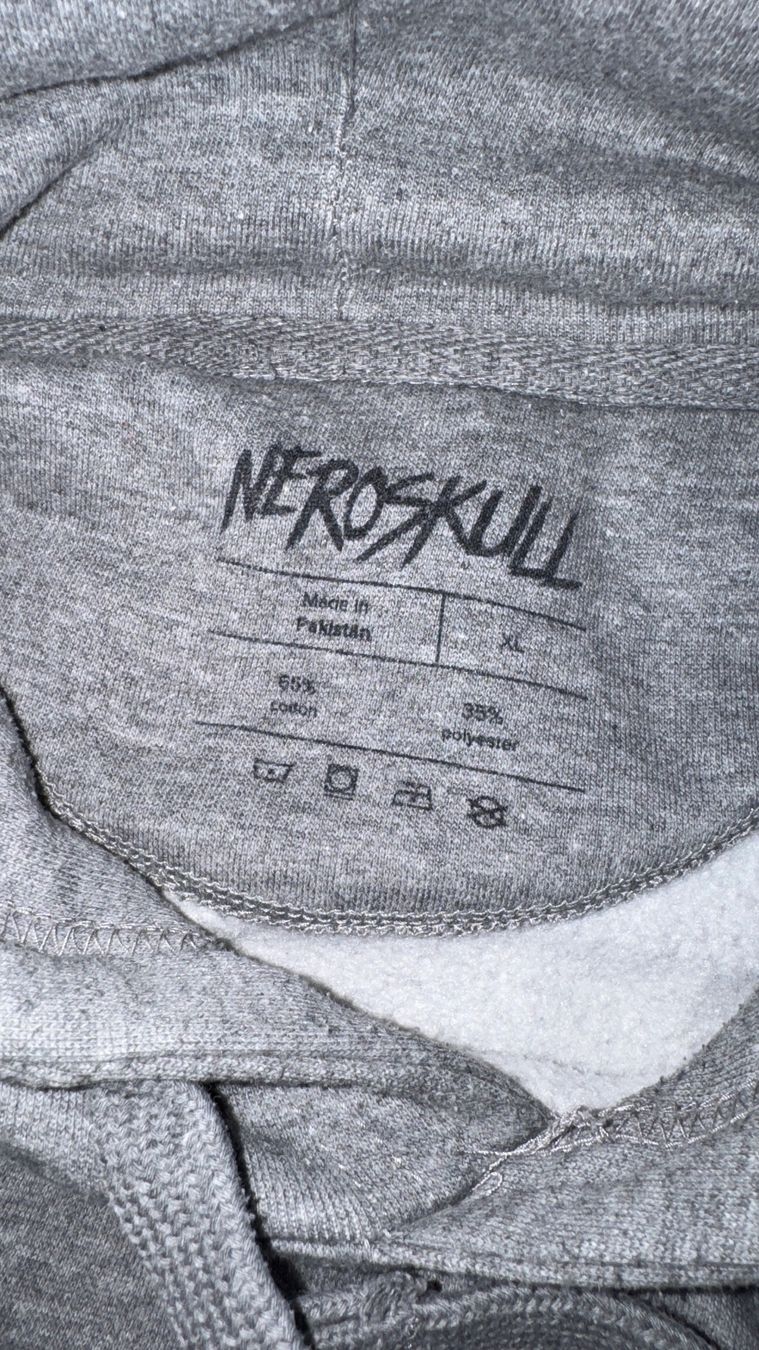 Uniformi: Neroskull Kaputzen Pullover Hoodie – Usato da Burgdorf venduto da Catbagger64 1