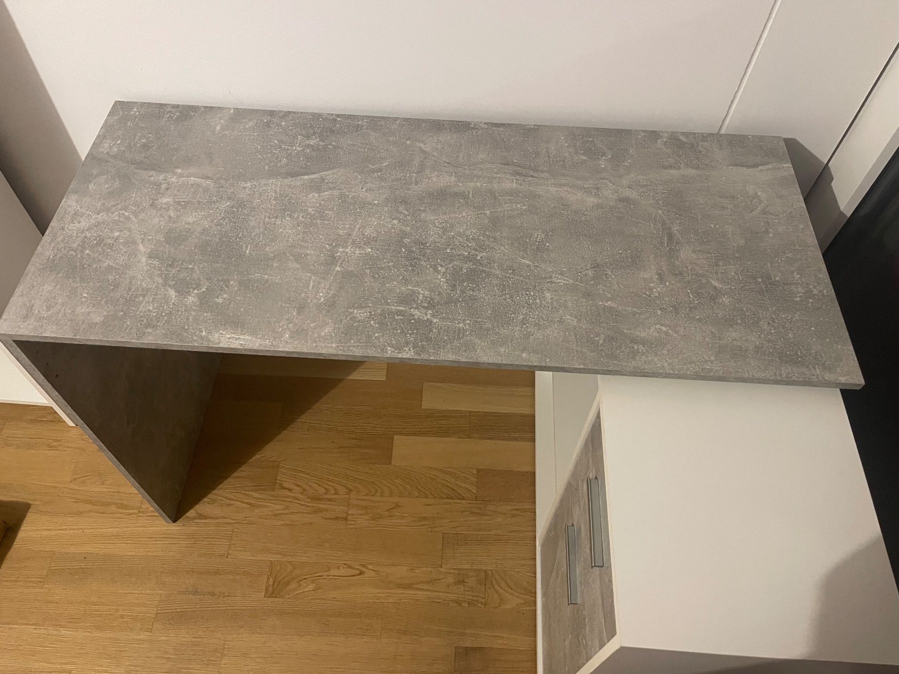 Scrivanie: Eckschreibtisch mit Schubladen – Usato da Zürich venduto da cha_s7pc 1