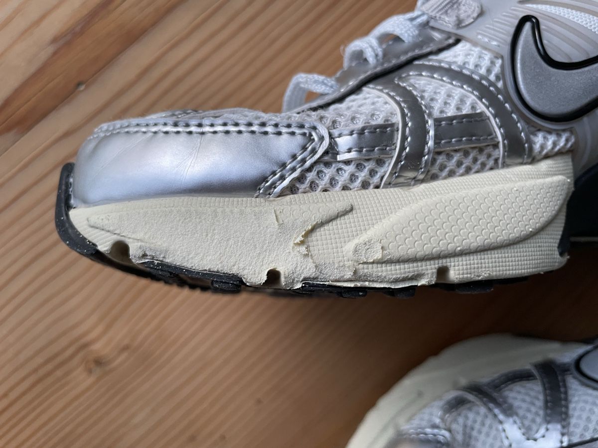 Nike Scarpe da donna: Nike V2K Run Damen Gr.37,5 – Usato da Nesslau venduto da lau_l6cy 3