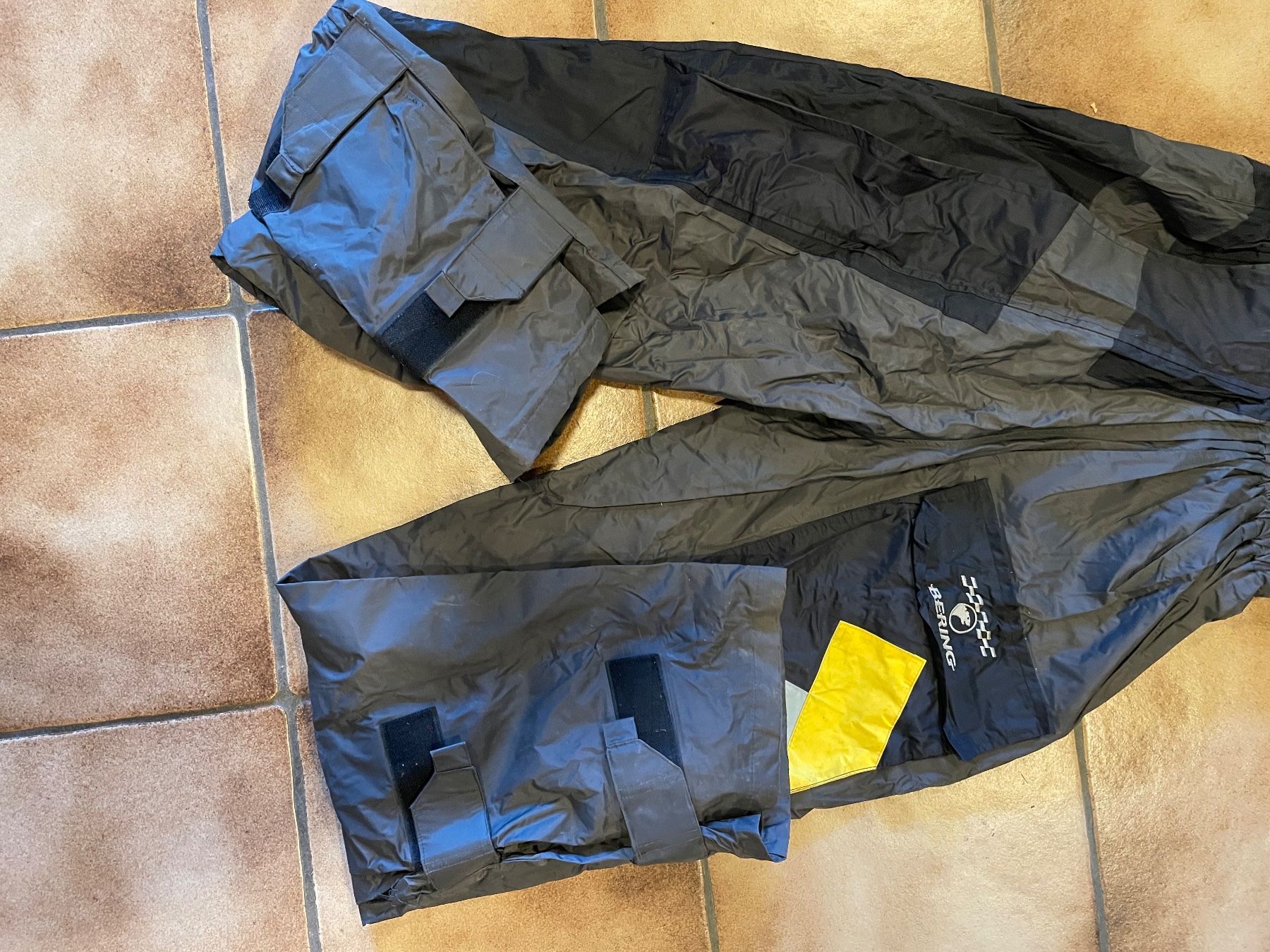 Lotti di vestiti: Combinaison pluie moto – Usato da Grattavache venduto da Benterra 1