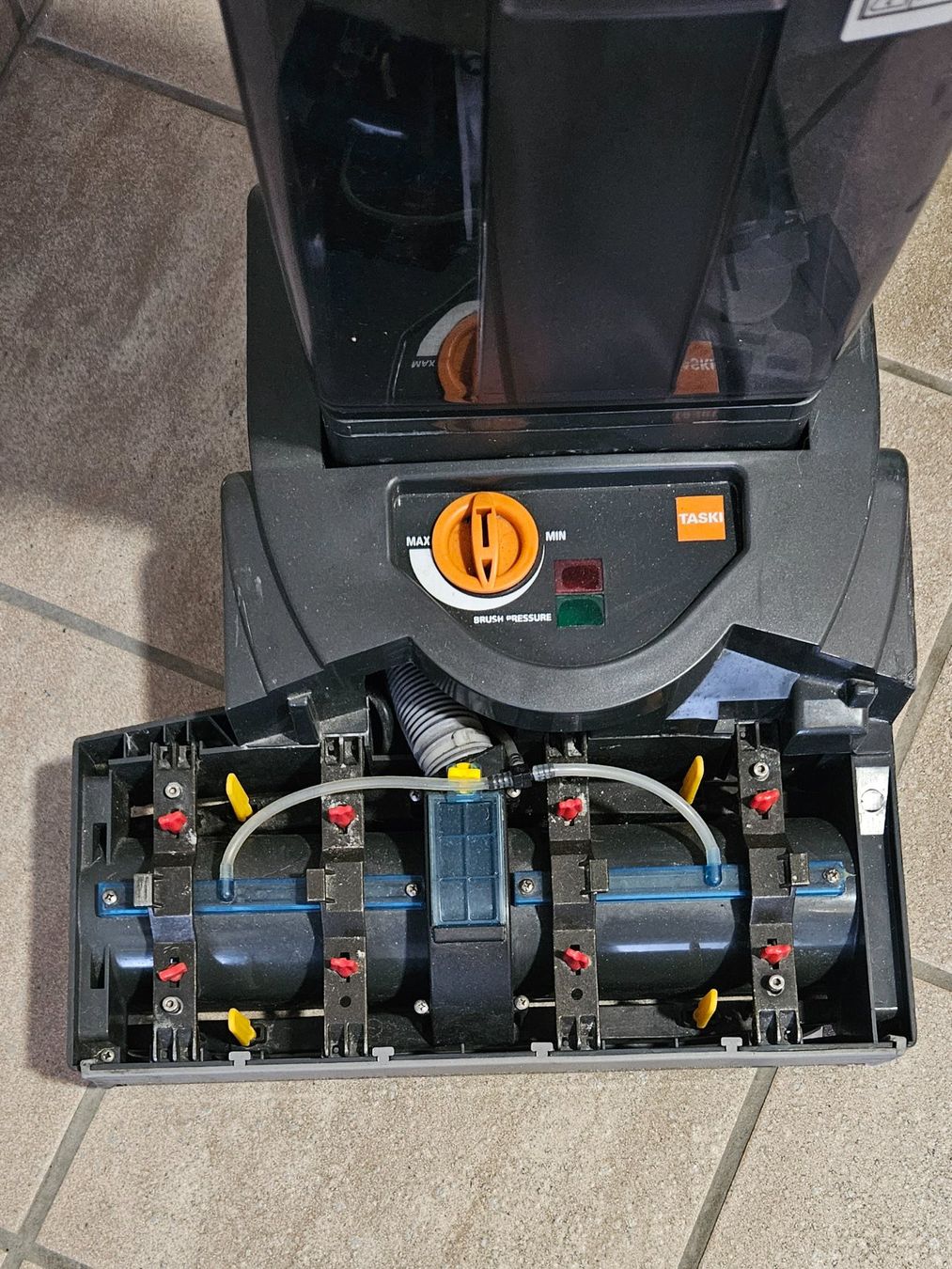 Tutte le macchine: Scheuersaugmaschine TASKI swingo 150 E – Usato da Wangen SZ venduto da Hischi_69 2