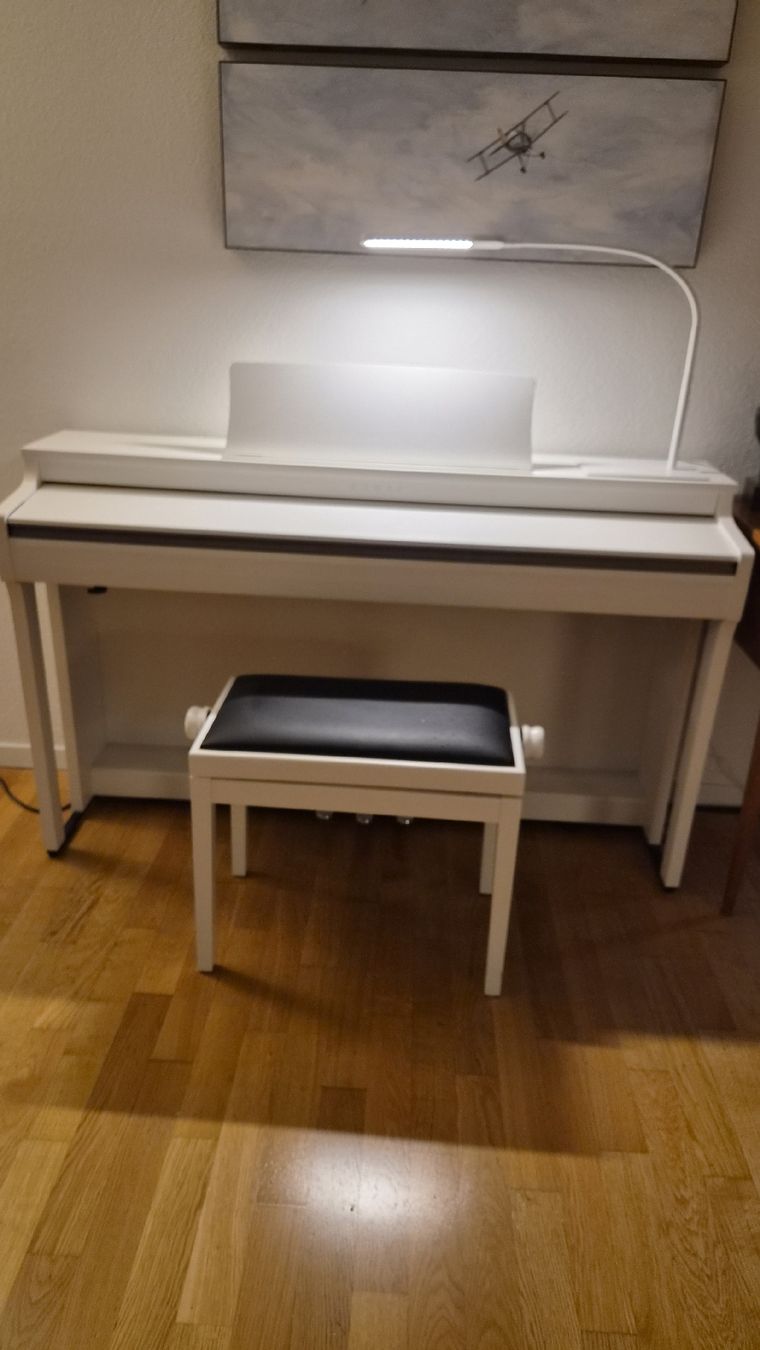 Kawai Strumenti musicali: Digital piano white with bench good condition – Usato da Köniz venduto da abb_p8zr 3