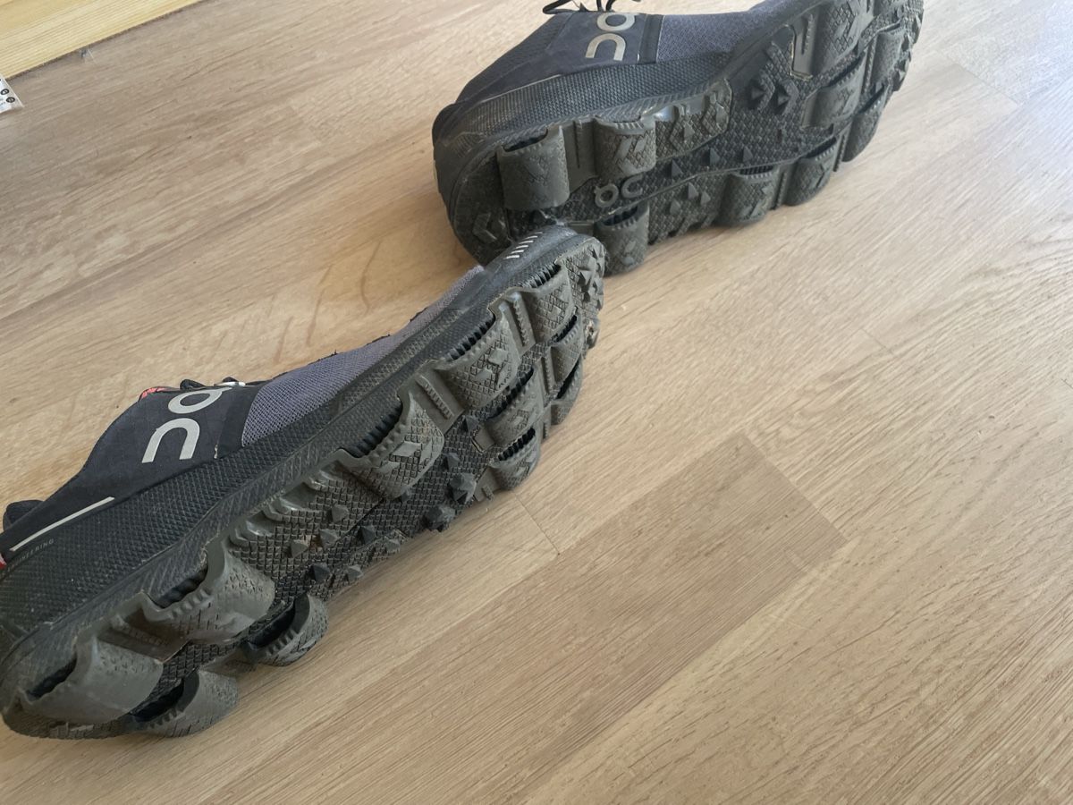 On Chaussures hommes: ON Trekkingschuhe Grösse 44 – D'occasion à Dällikon par Marcofloro 1