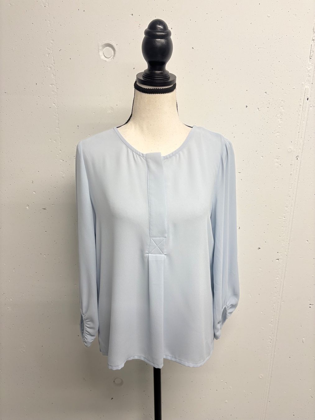 Blusen: La Camida Bluse aus Viskose Gr. 36 hellblau – Neu (gemäss Beschreibung) aus Regensdorf von secondchancefashion