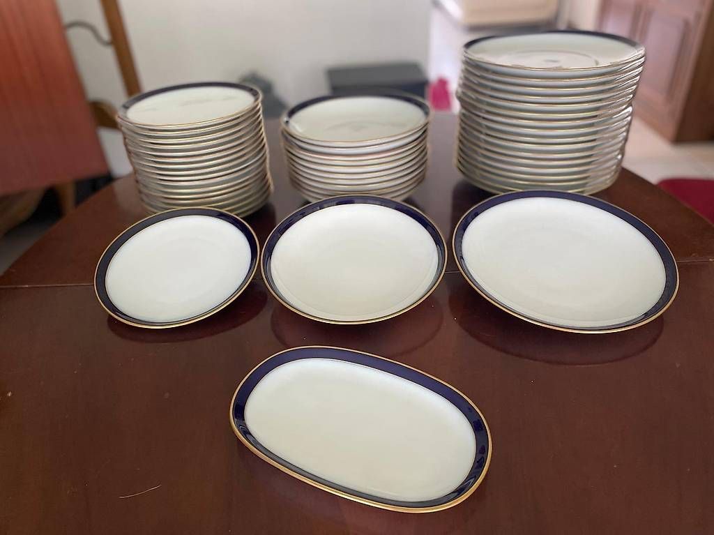 Set di piatti: Servizio completo piatti  – Usato da Gordola venduto da spedy05