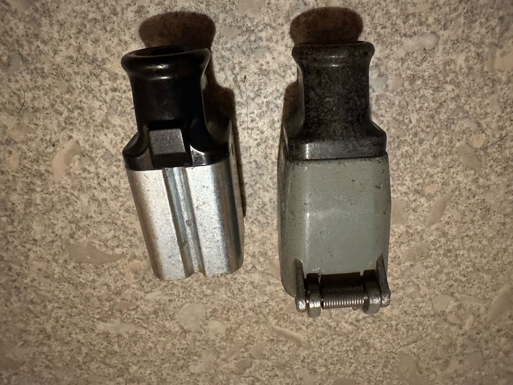 Spine: Stecker & Kupplung J 15 5 polig – Usato da Huttwil venduto da Bolpa