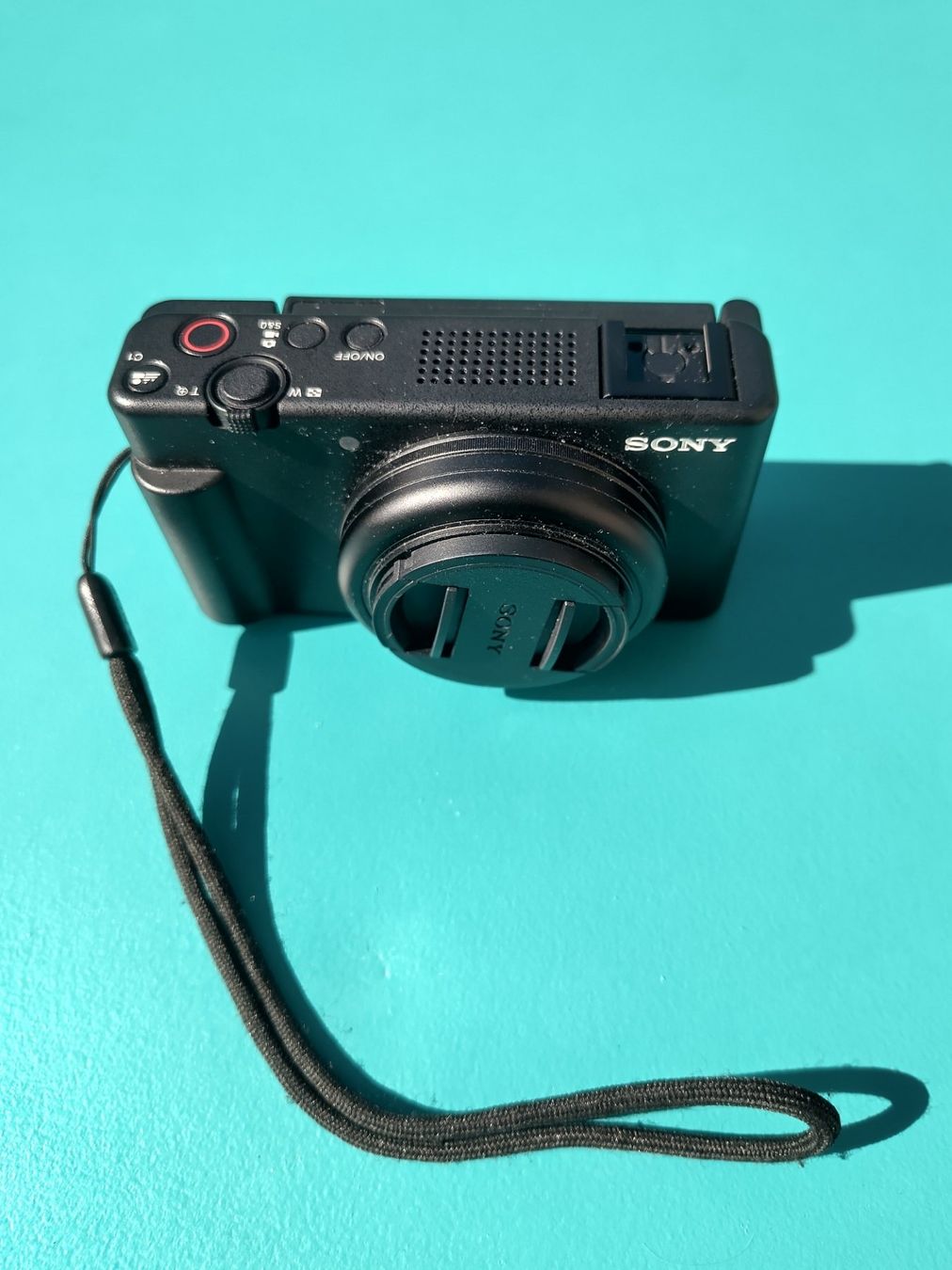Sony Appareil photo: Sony vlog camera ZV-1F – D'occasion à LA CHAUX-DE-FONDS par Sylex