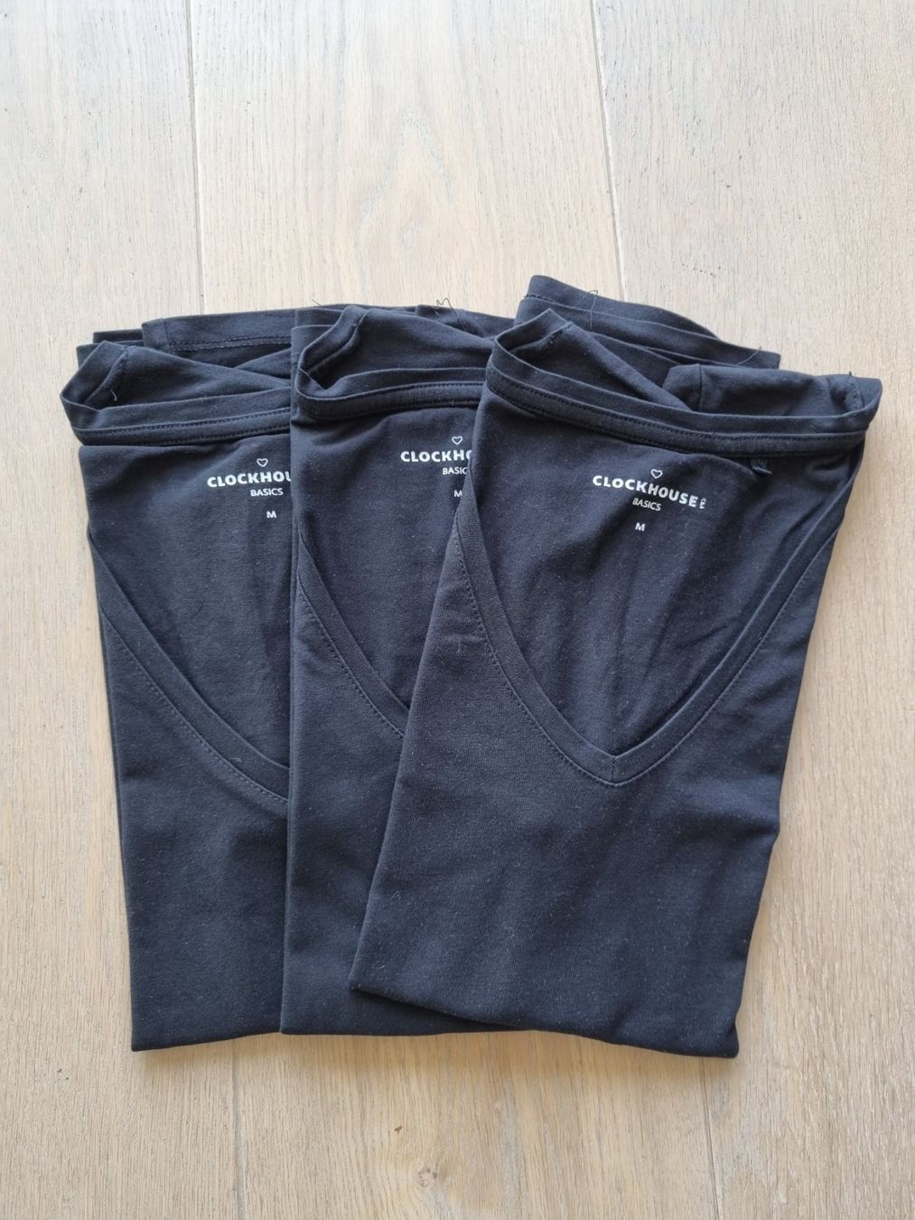 C&A T-shirt: 3er Pack T-Shirts schwarz C&A – Usato da Kollbrunn venduto da Tinchjen