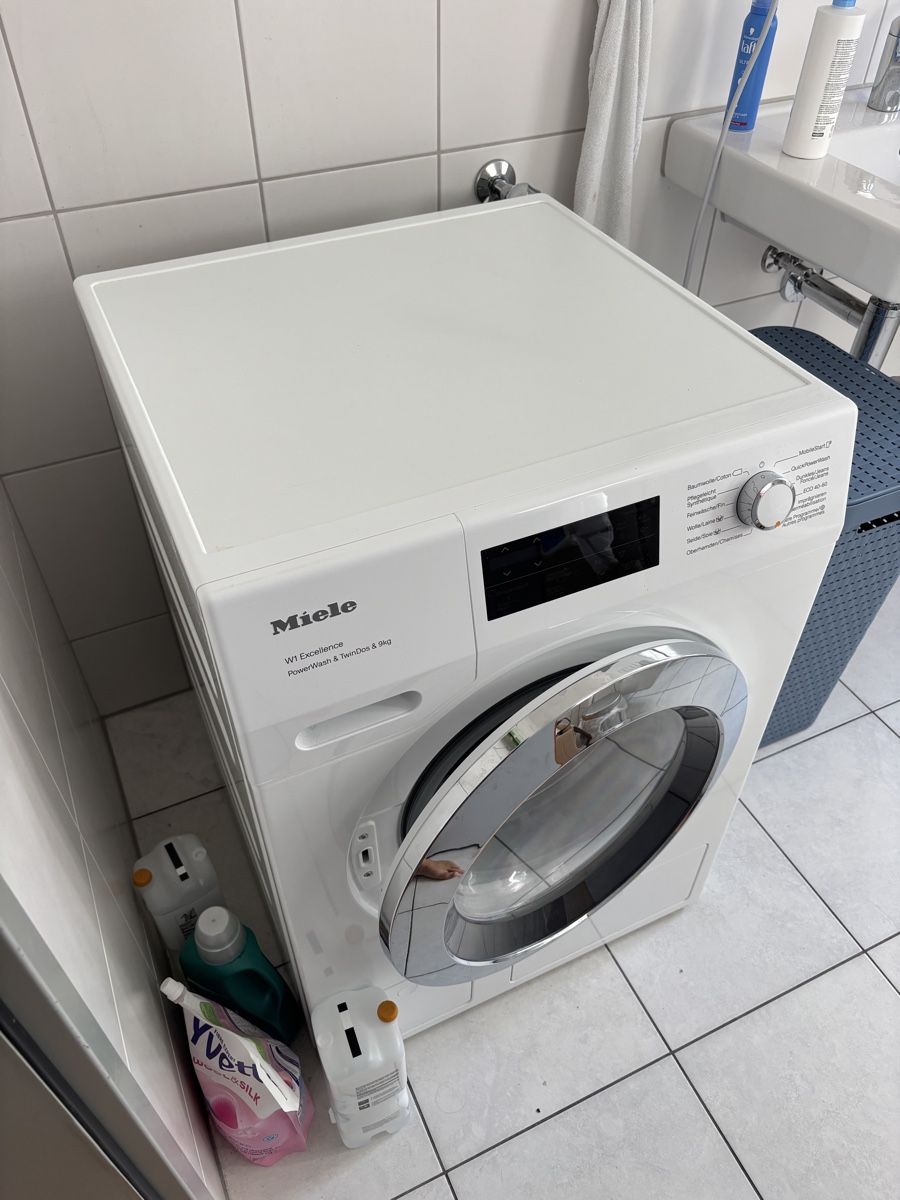 Miele Lavatrici: Miele W1 Excellence 9kg Waschmaschine – Usato da Cham venduto da Schneemaa82