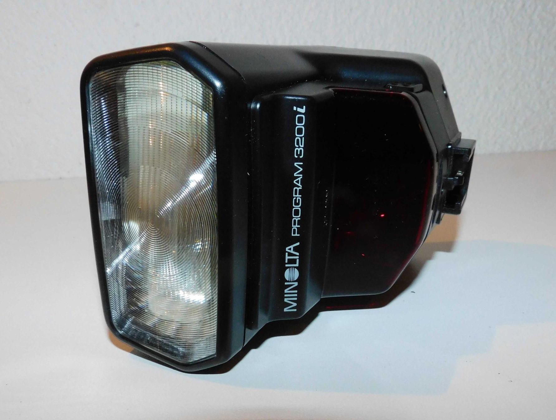 Minolta Flash: Neue Fundschätze Blitz Minolta Program 3200 i – Usato da Sursee venduto da 76 4