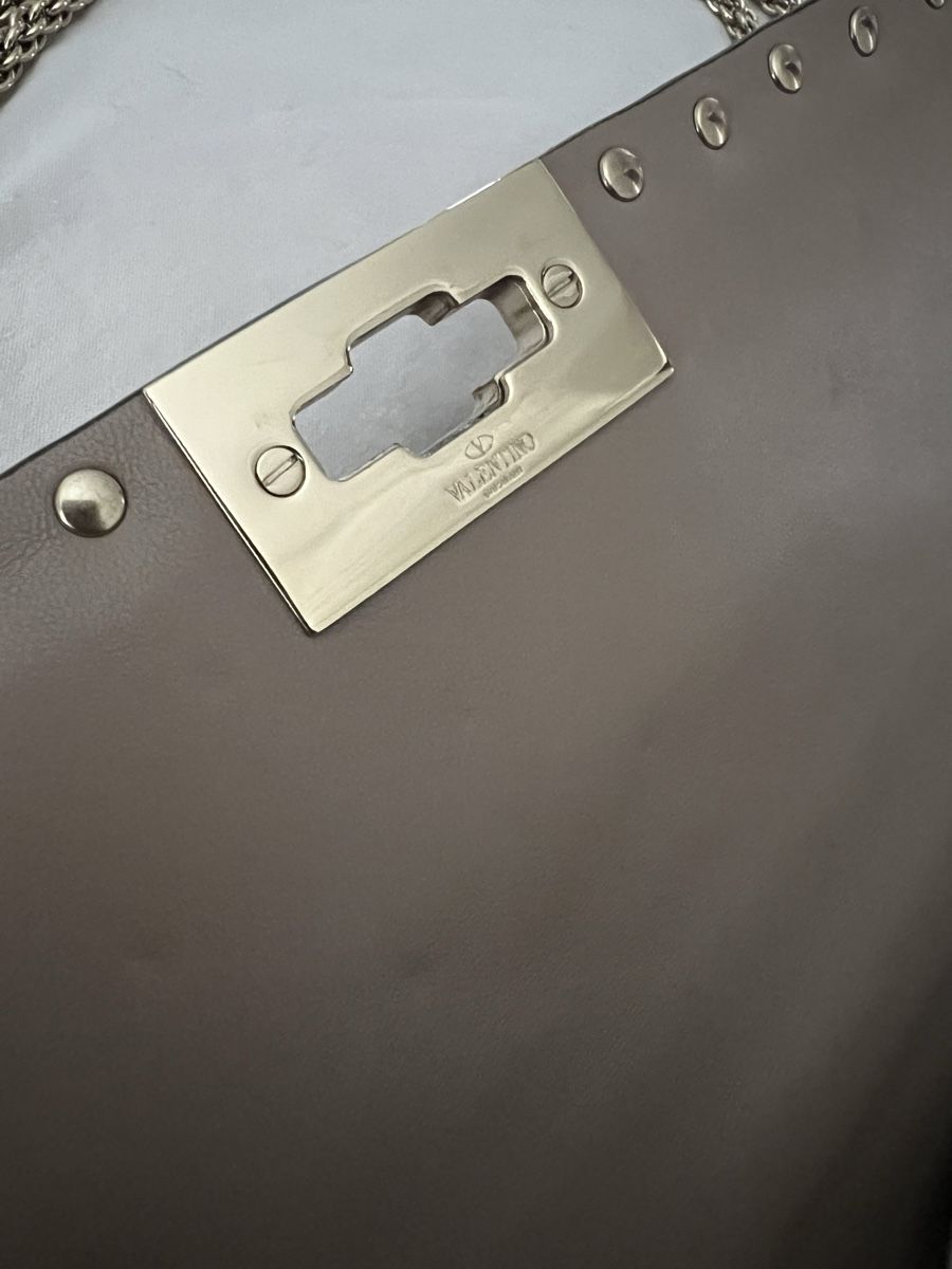 Valentino Borse da donna: Valentino Garavani Medium Nappa Rockstud Spike Bag – Nuovo (secondo la descrizione) da Zürich venduto da Caro911 6