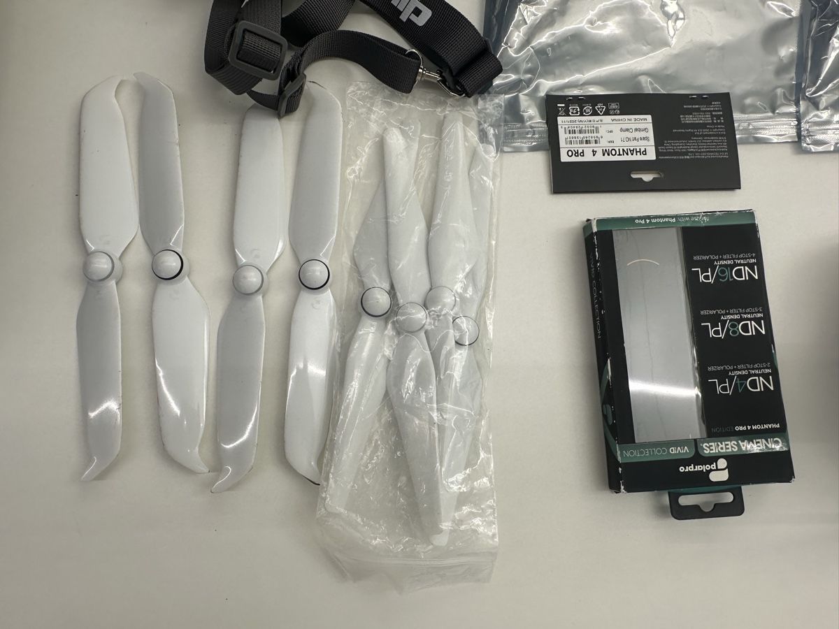 DJI RC Modellbau: DJI Phantom 4 Pro Zubehör-Set mit Controller, Akkus, Propell – Gebraucht aus Möriken AG von Faiver 5