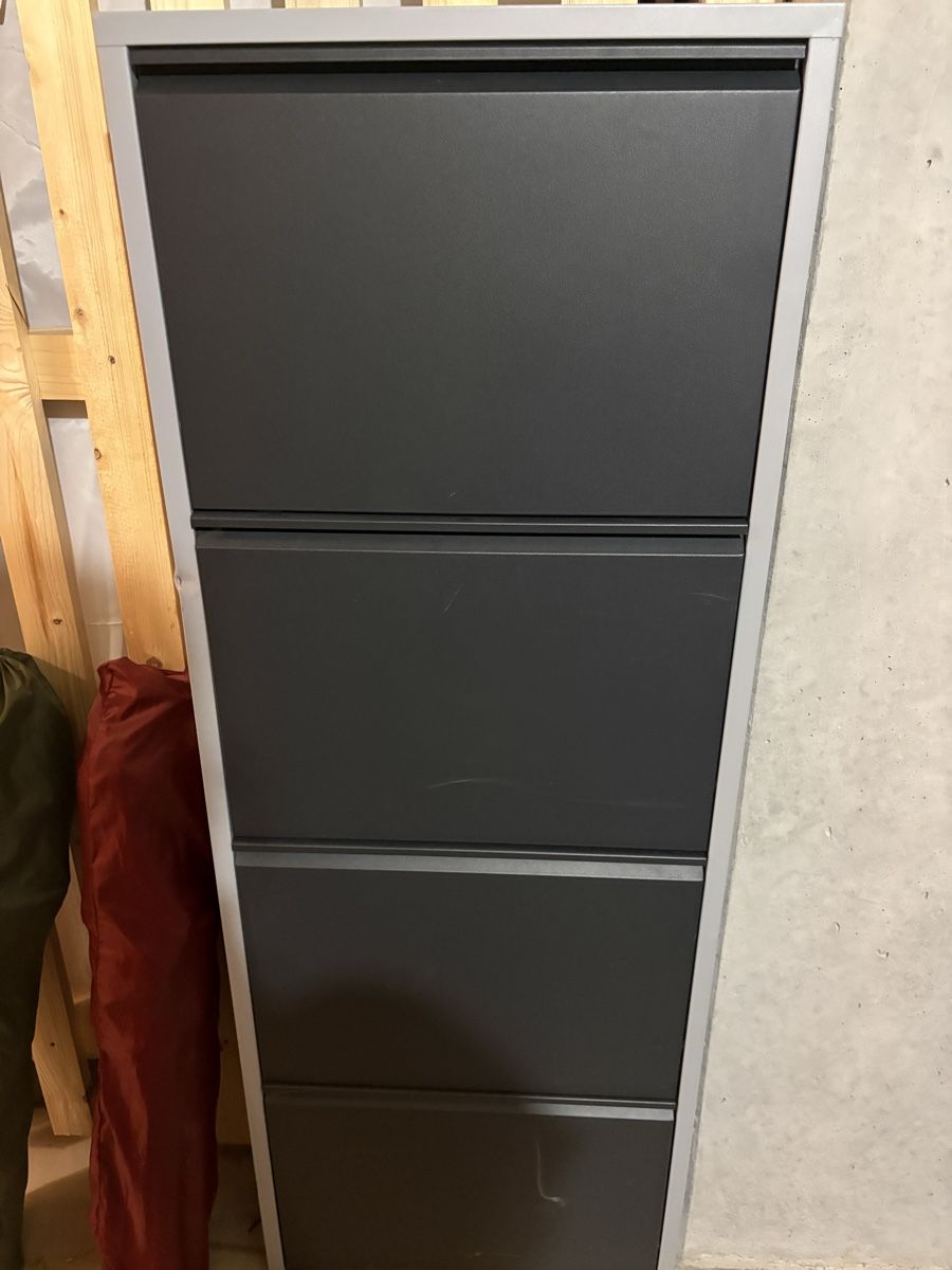 Guardaroba: 2x Schuhschrank Metall anthrazit – Usato da Lichtensteig venduto da lau_2999 1