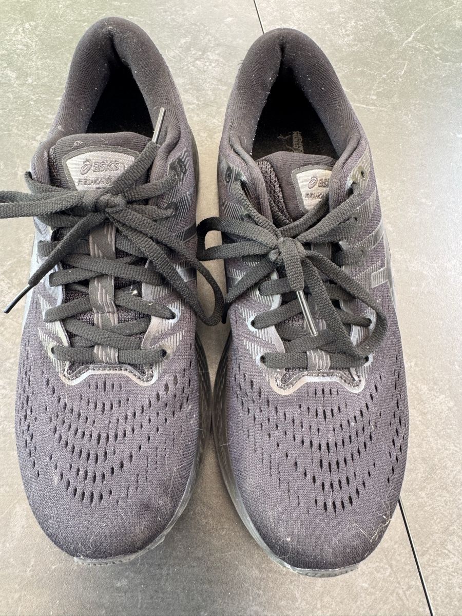 Asics Scarpe da uomo: Asics Schuh Grösse 41.5  – Usato da Thun venduto da Pfausi1966 1