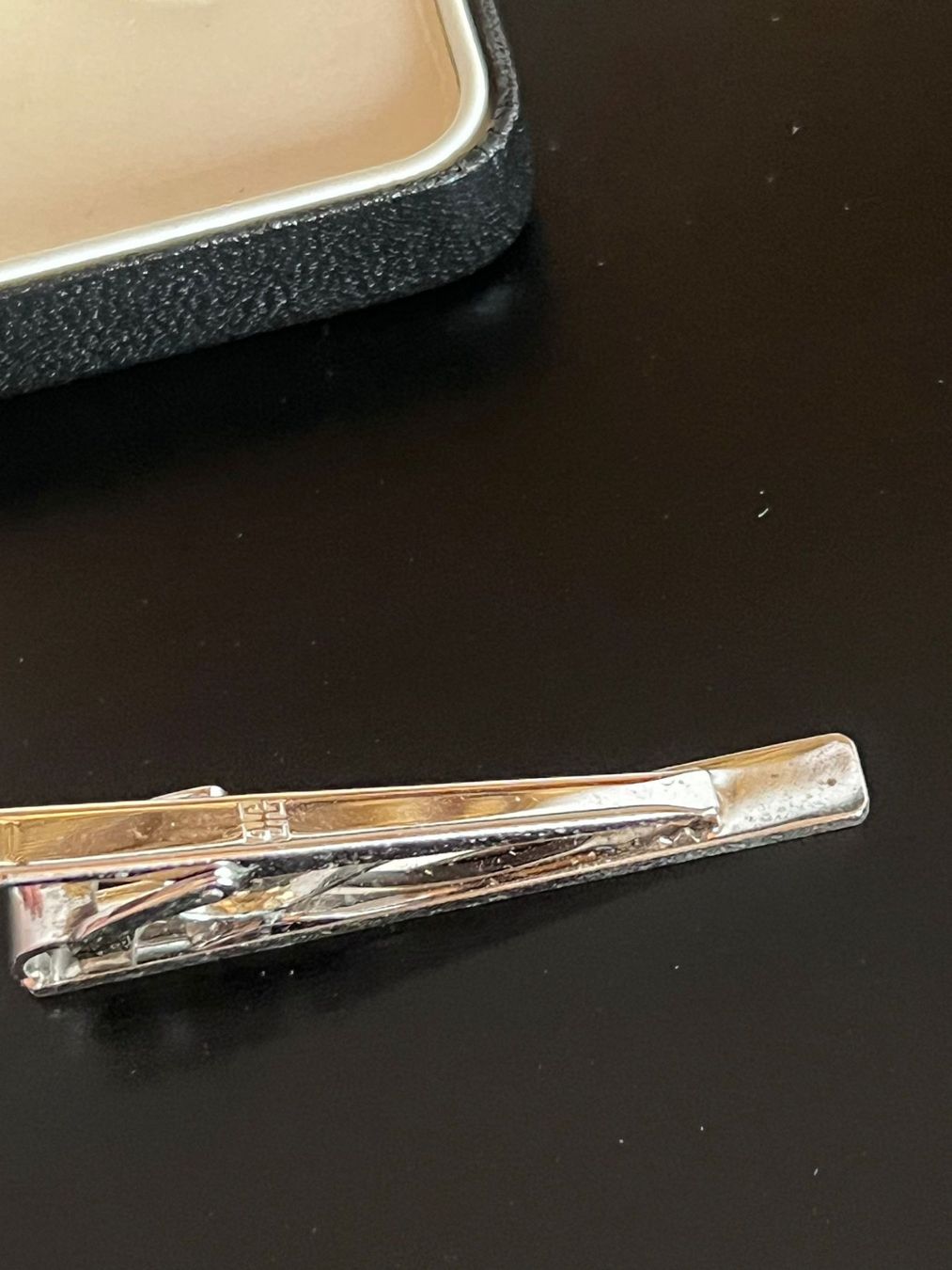 Givenchy Broschen & Nadeln: Givenchy Krawattenklammer mit Fremdetui – Neu (gemäss Beschreibung) aus Winterthur von Dejv 4