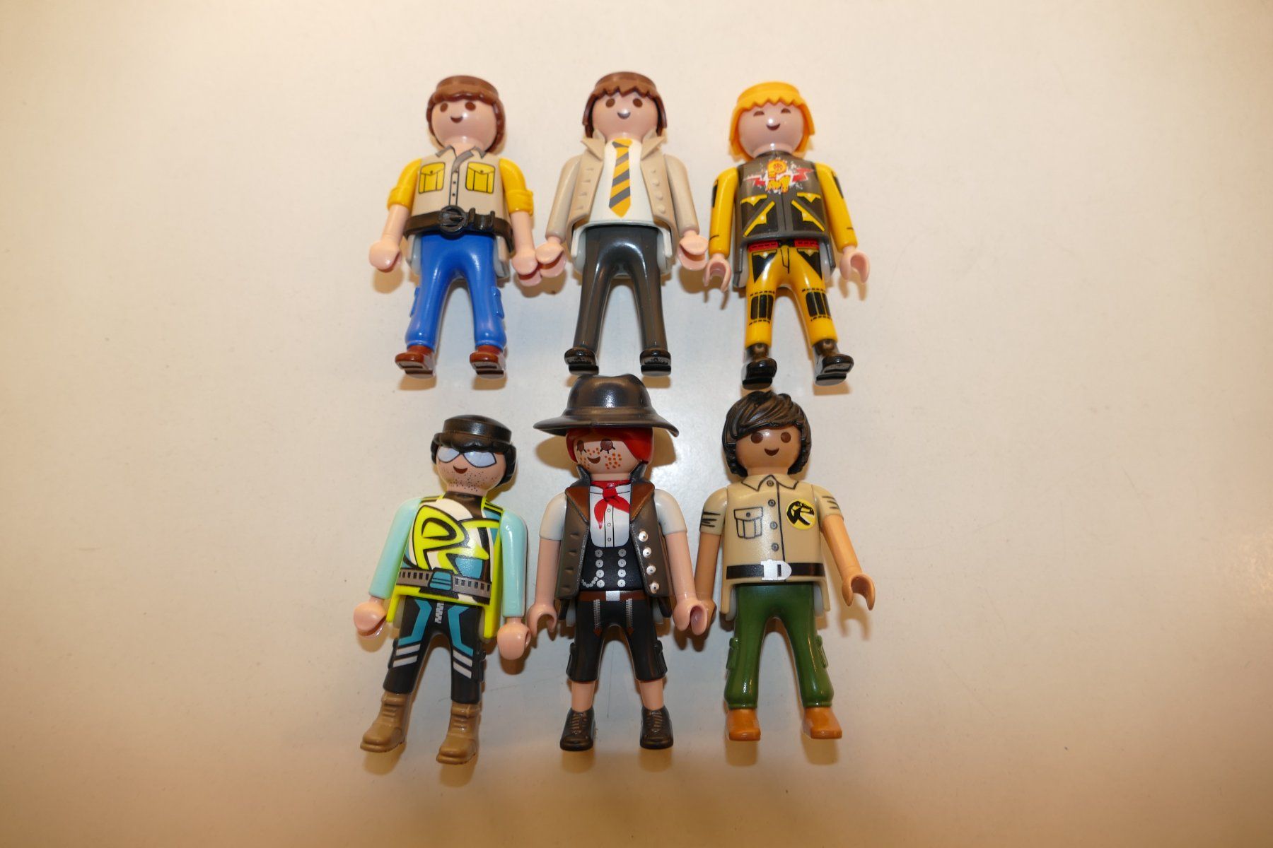 Playmobil Spielzeuge: Playmobil: 6xFiguren Einheit 5 – Gebraucht aus Niederhasli von rail-duerst