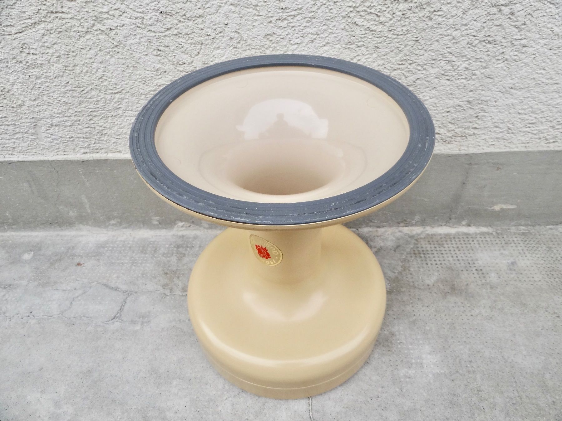 Hocker: Badhocker Vintage Tulpenfuss 60er 70er – Gebraucht aus Kerzers von zimmergruen 9