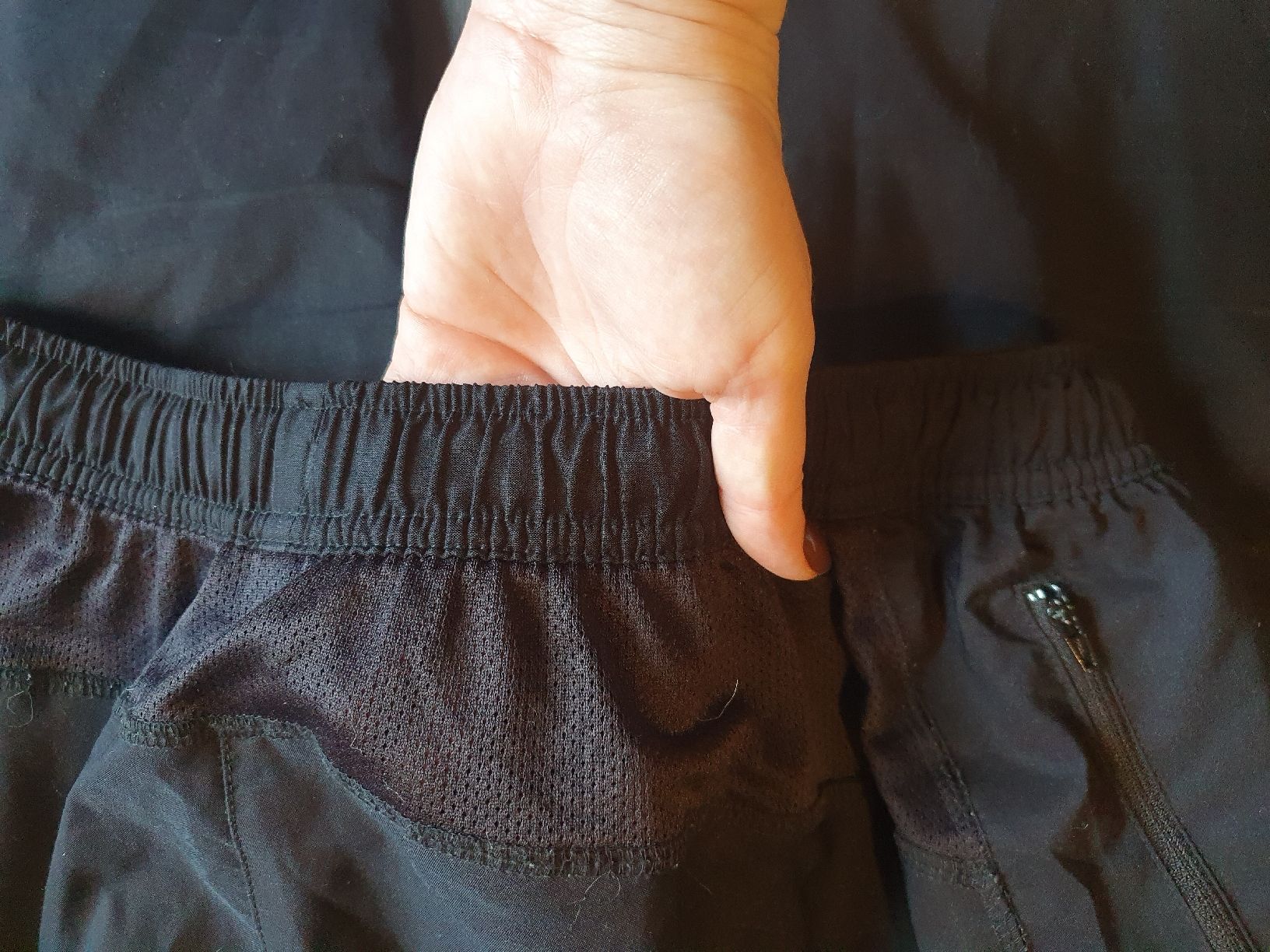 Hosen: Sporthose Grösse M – Gebraucht aus Wimmis von hel_m26m 1