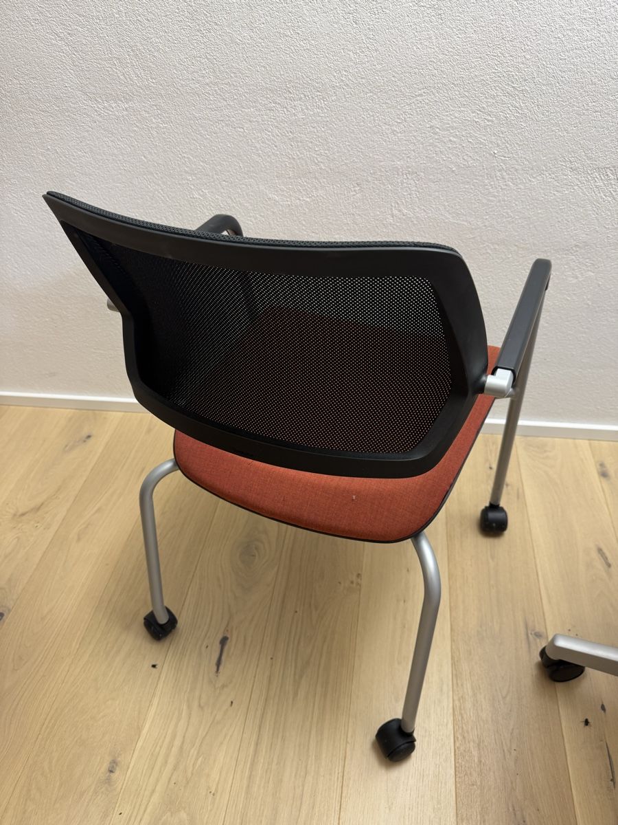 Stühle: Chaise de bureau pivotante, design moderne et confort optima – Gebraucht aus Uitikon Waldegg von Uitikon73 1