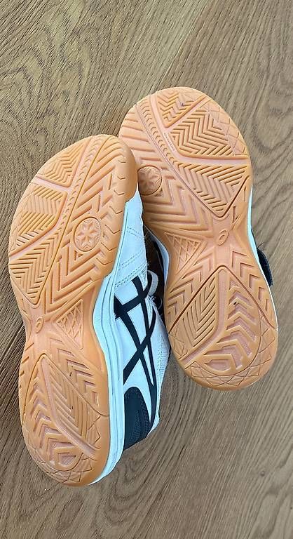 Scarpe per ragazzi: Hallenschuhe Asics 33.5 – Usato da Männedorf venduto da lachen2011 3