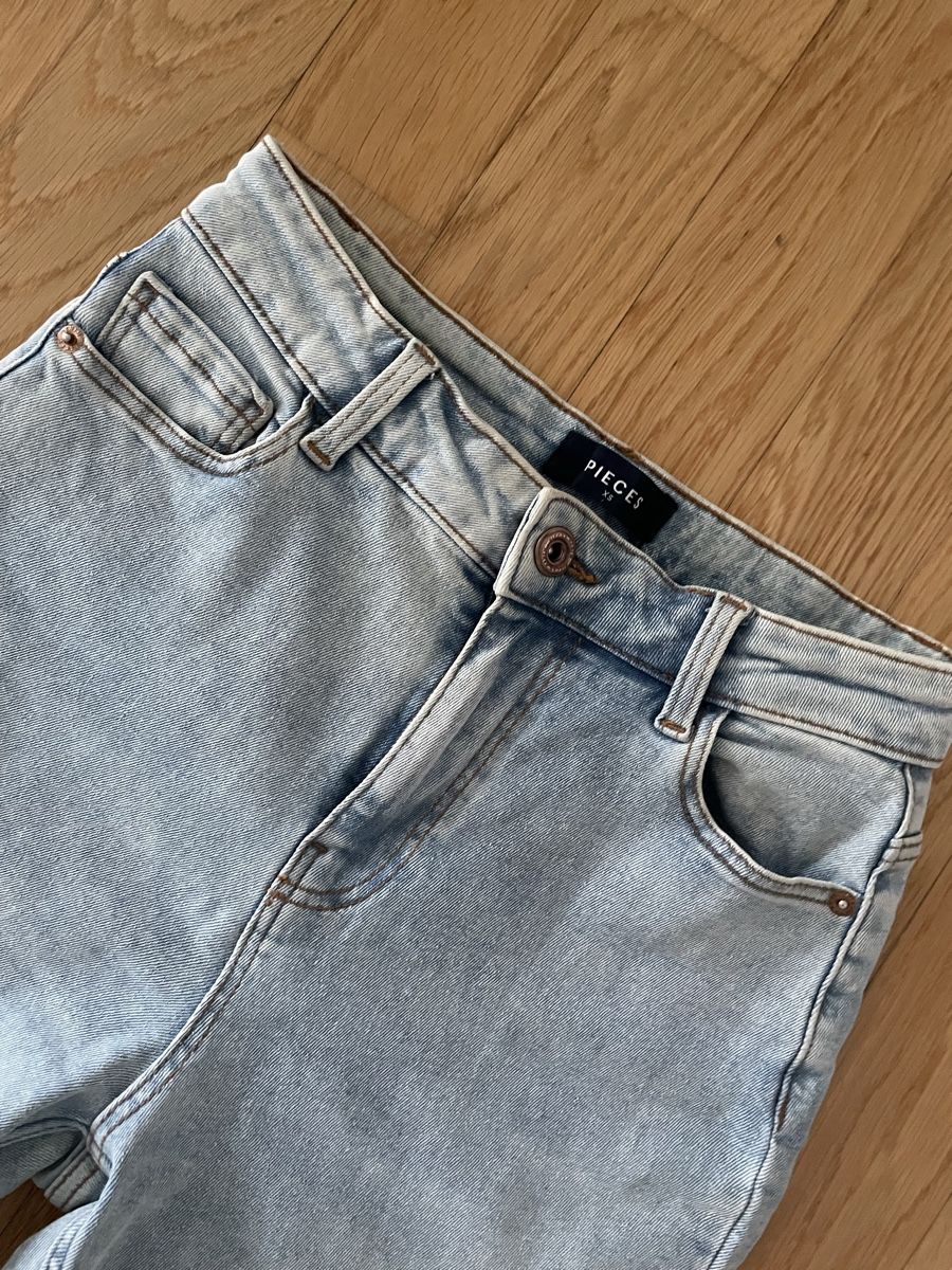 Pieces Jeans: Jeanshose Pieces Gr.XS – Gebraucht aus Möhlin von Halylea 1