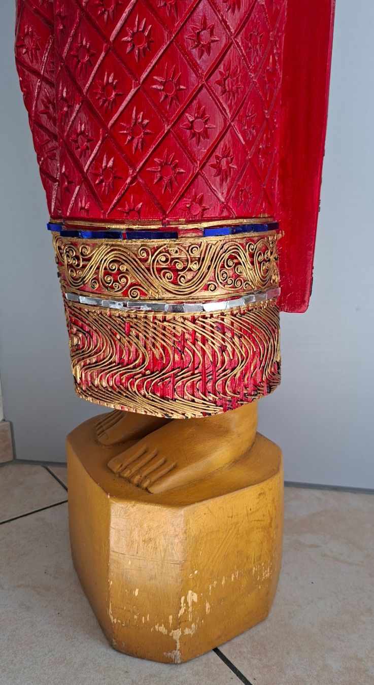 Statuette: Geschnitzte Holzfigur Thai-Dame, Handarbeit, Deko ca 128cm – Usato da Opfikon venduto da Diversamente 9