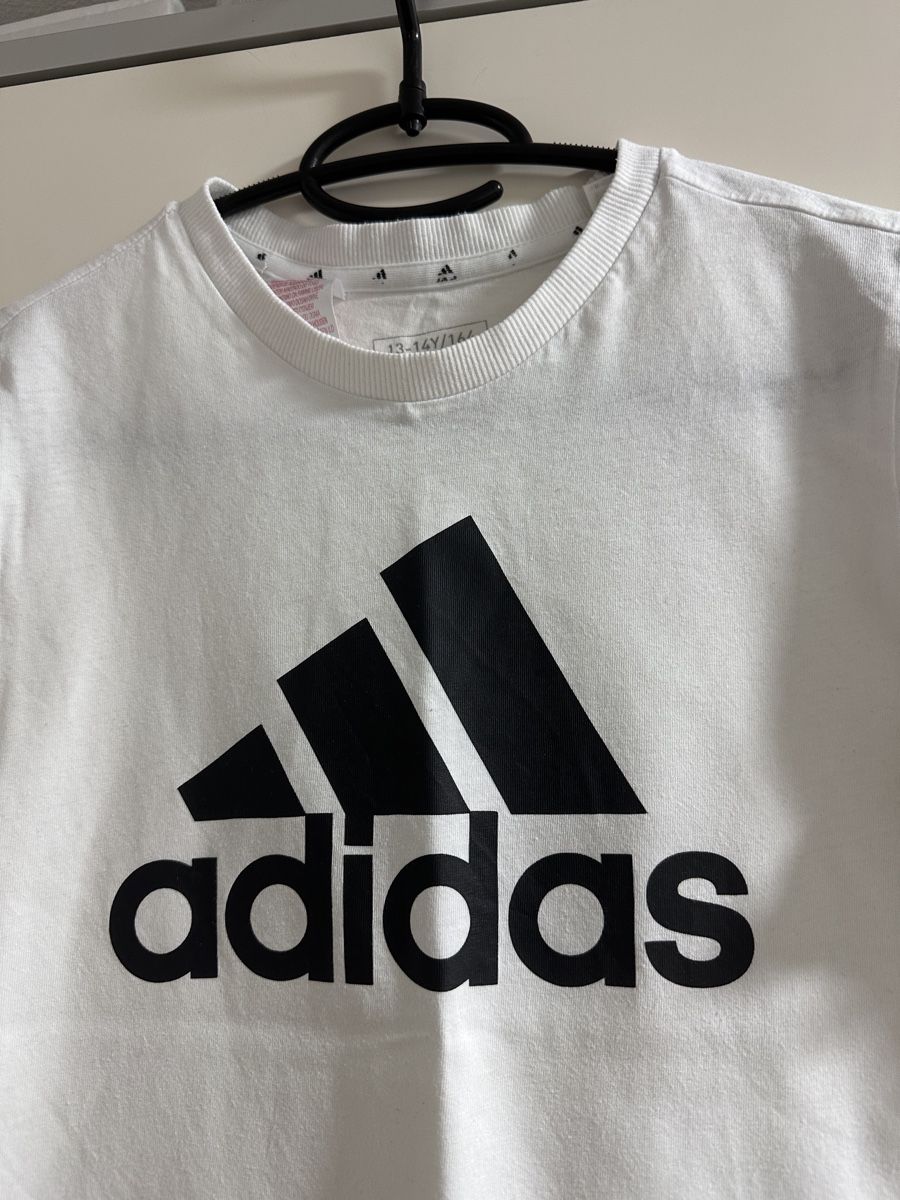 Adidas T-shirt: Adidas T-Shirt – Nuovo (secondo la descrizione) da Oberurnen venduto da nes_8xqt 1