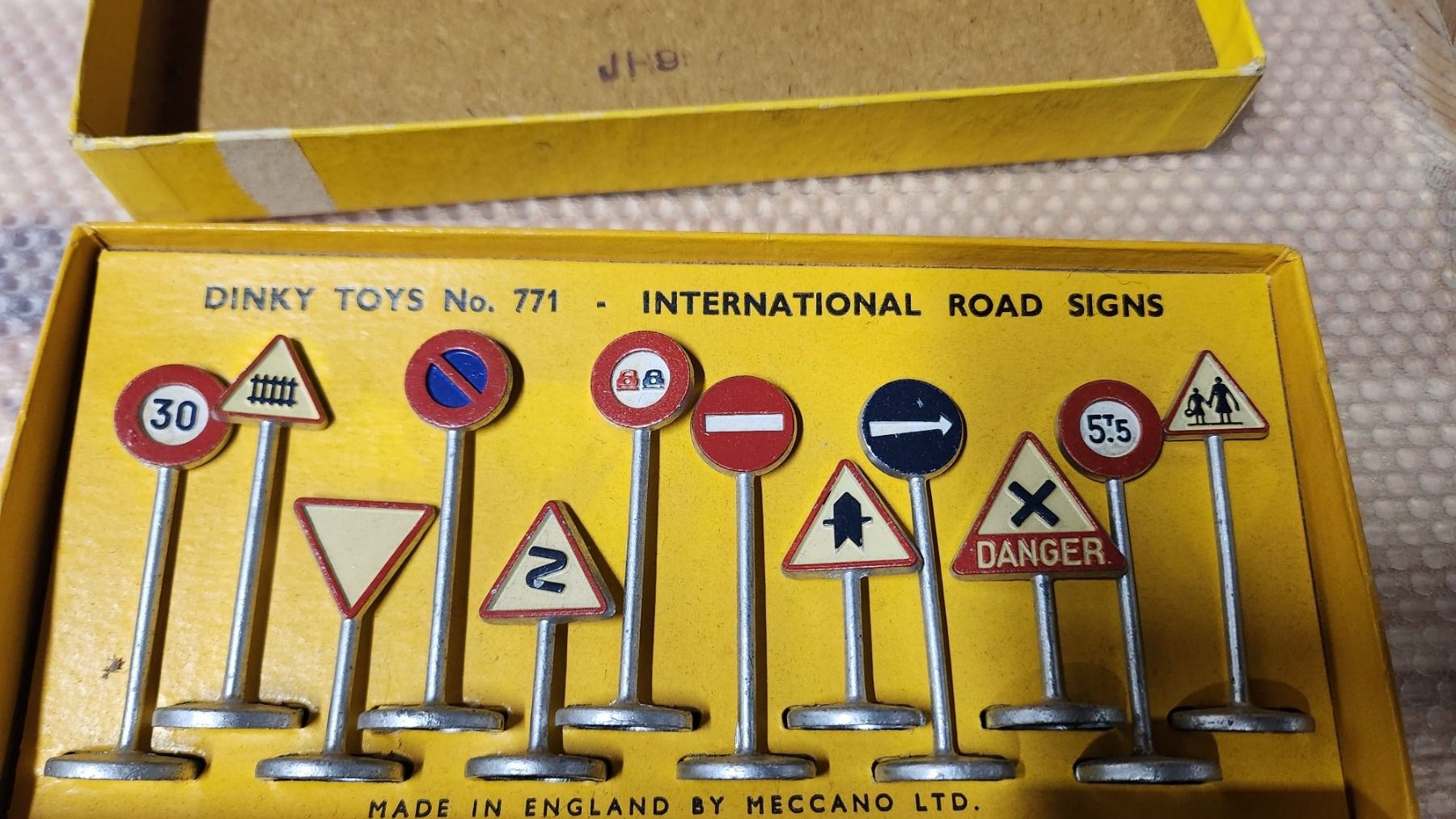 Dinky Toys Modellautos: Tinky Toys Signale 1:43 – Neu (gemäss Beschreibung) aus Wohlen AG von NincoA-Z 1