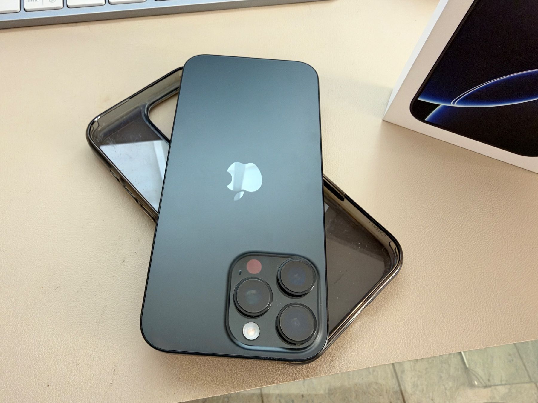 Apple Telefoni cellulari / Smartphones: iPhone 16 Pro Max Schwarz mit 1 TB – Usato da Rubigen venduto da Romeo92 4